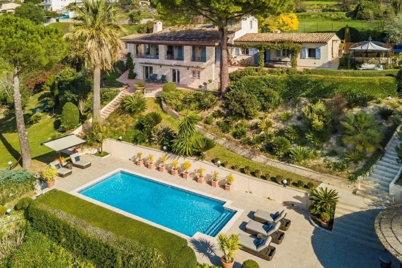 Image of Villa - 6 Bedrooms for Sale in Alpes-Maritimes-Saint-Paul-de-Vence-France, Image 1