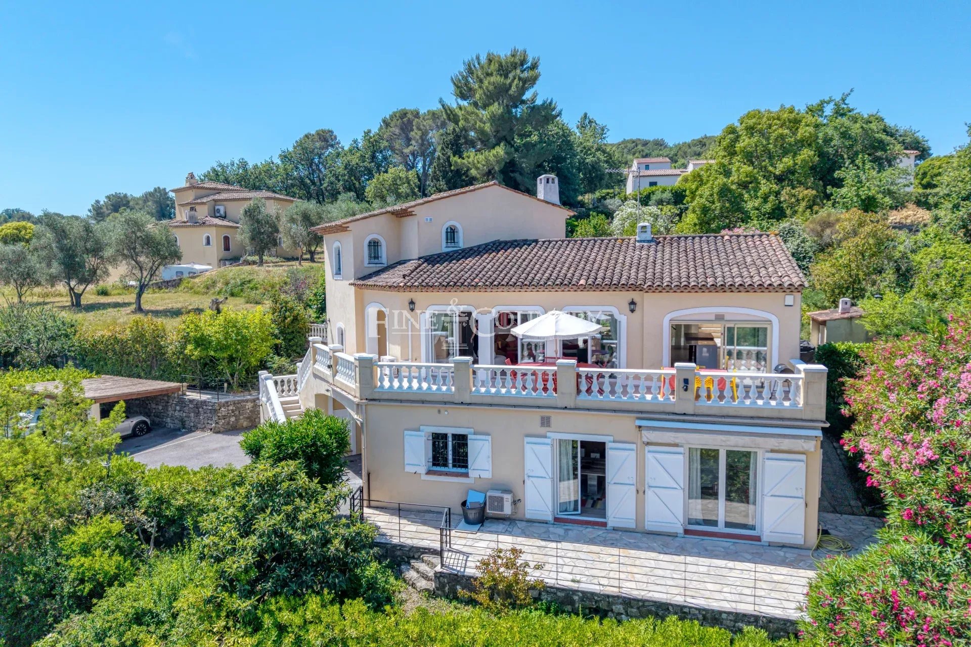 Photo of For sale  Villa in Valbonne - Panoramic view