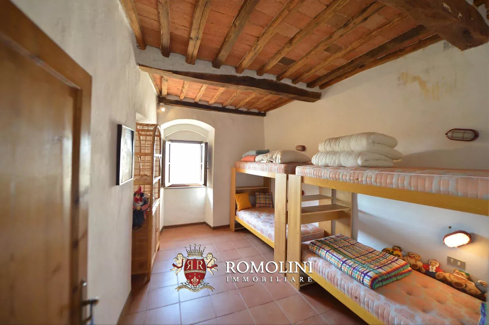 20 Bedroom Vineyard's Image 51