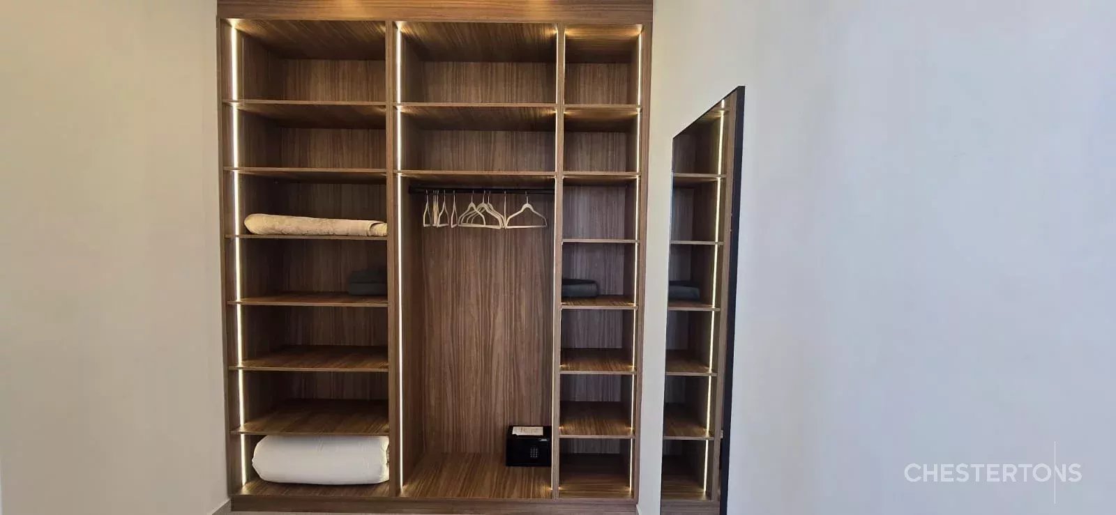 Image of Villa - 5 Bedrooms for Sale in Marrakech-Ménara-Marrakech-Morocco, Image 23