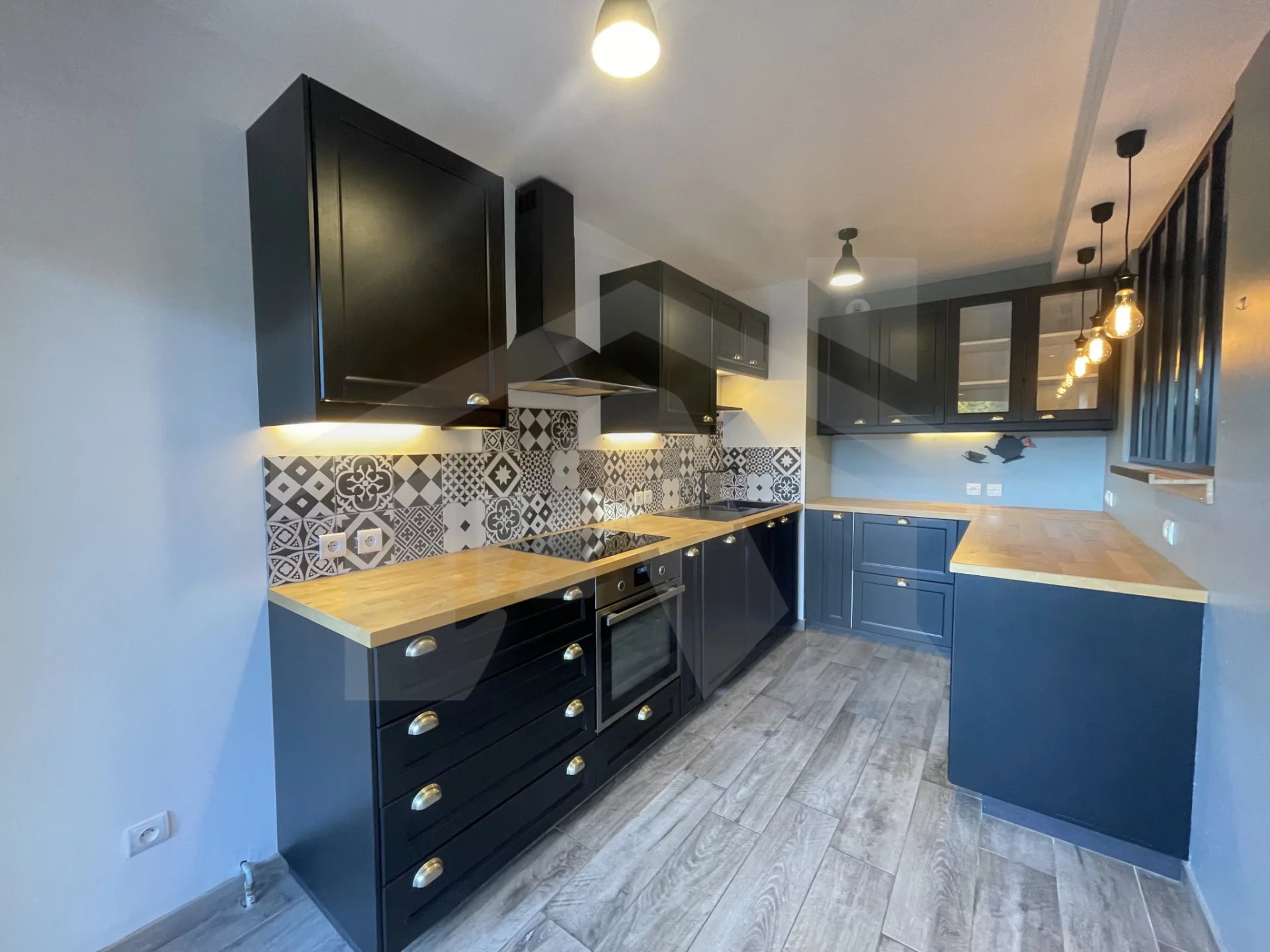 GRENOBLE. 6 AVENUE RHIN ET DANUBE. T2 AVEC  2 BALCONS.