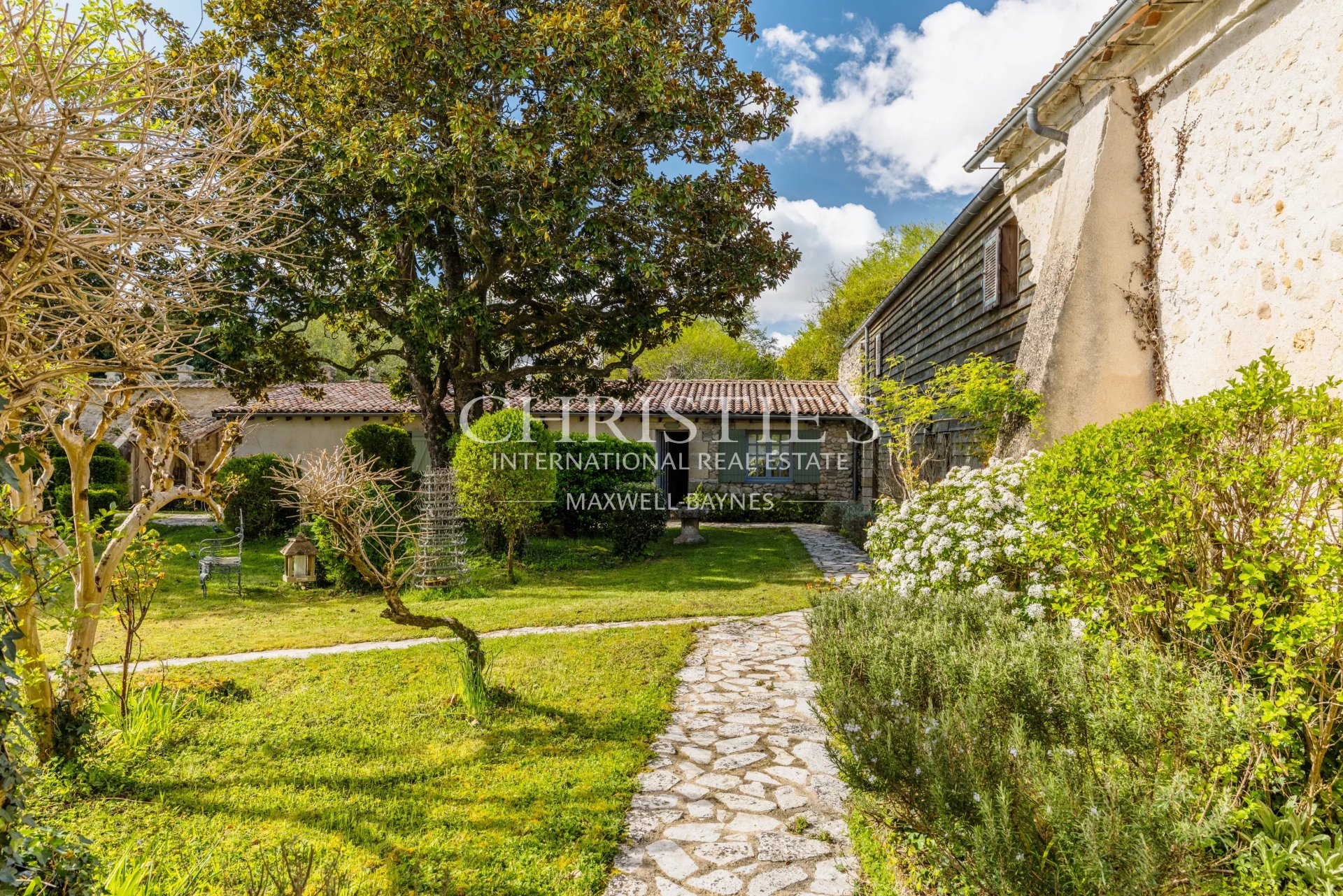 11 Bedroom Villa/Townhouse's Image 18