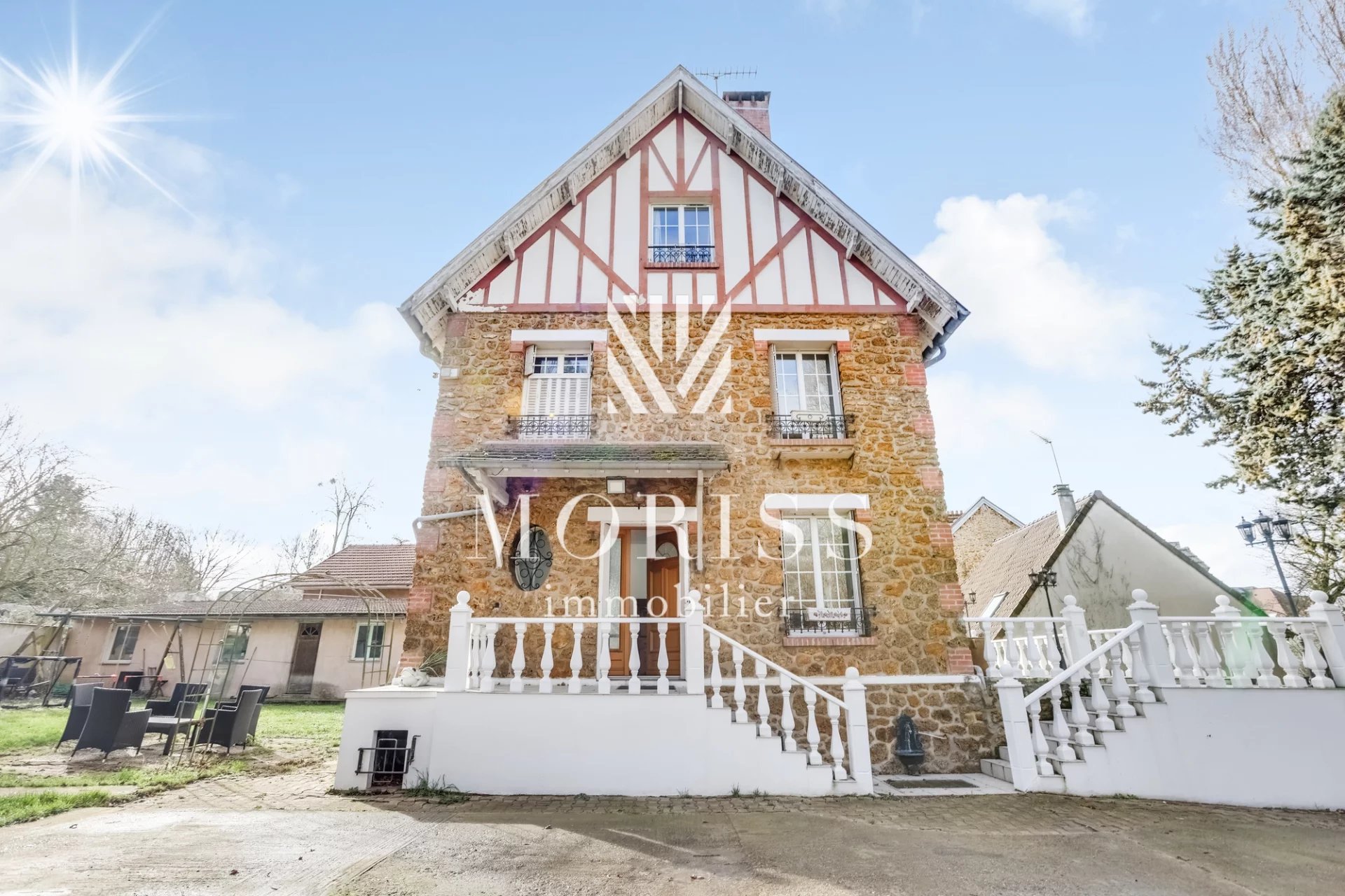 MAISON DE 7 PIECES - TERRAIN DE 1076m2 / BOISSY SAINT LEGER - Image 1