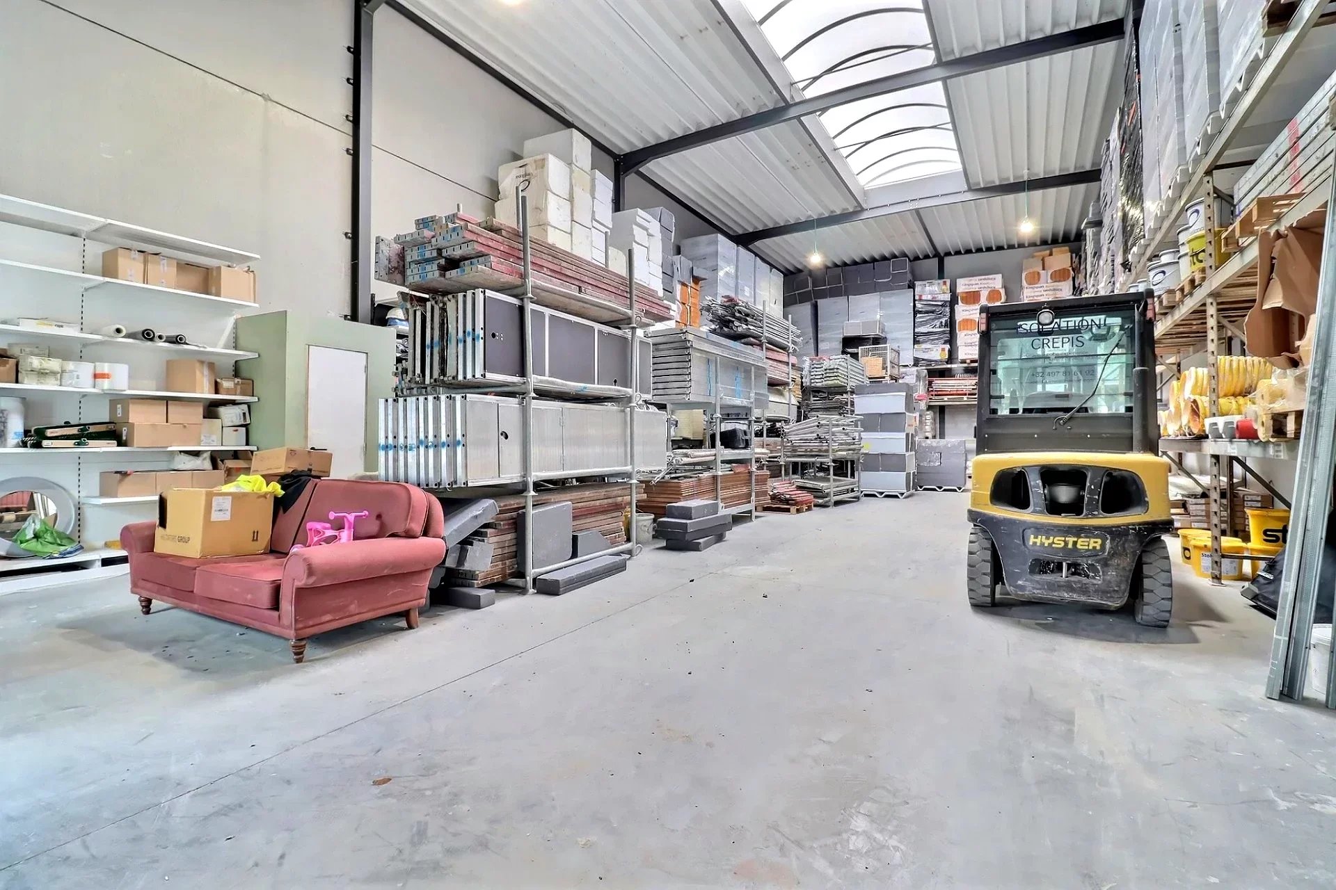 Entrepôt à louer - 230m2 dans un zoning attractif