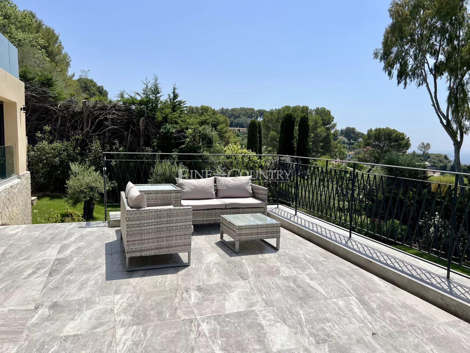 Photo of Villa for sale in Mougins with panoramic sea view