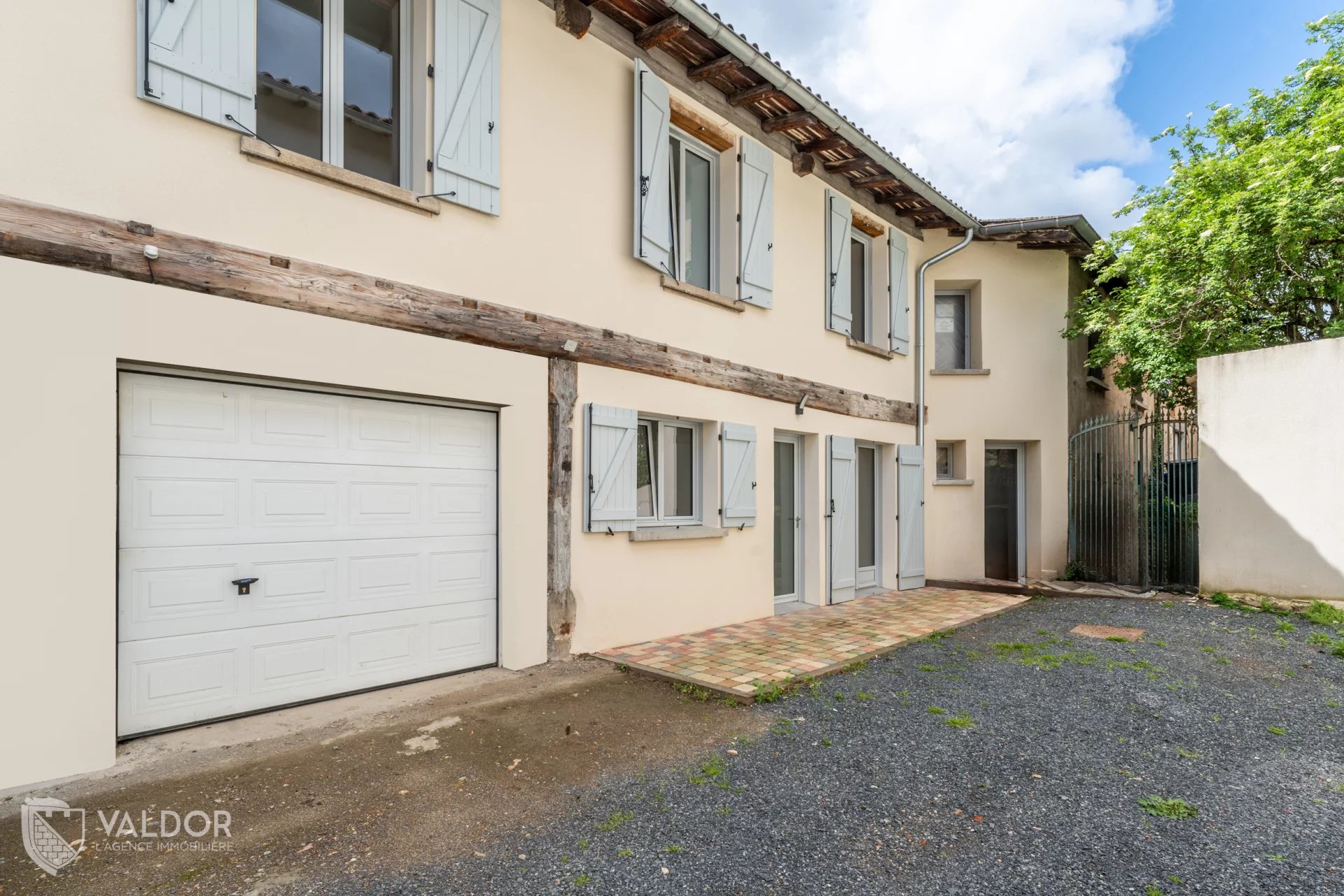 Maison de ville avec terrasse