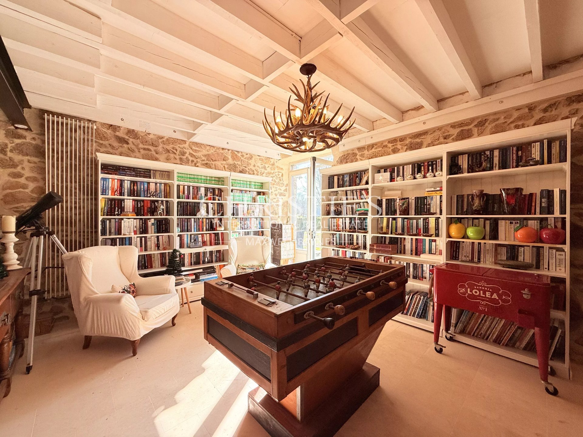 9 Bedroom Villa/Townhouse's Image 33