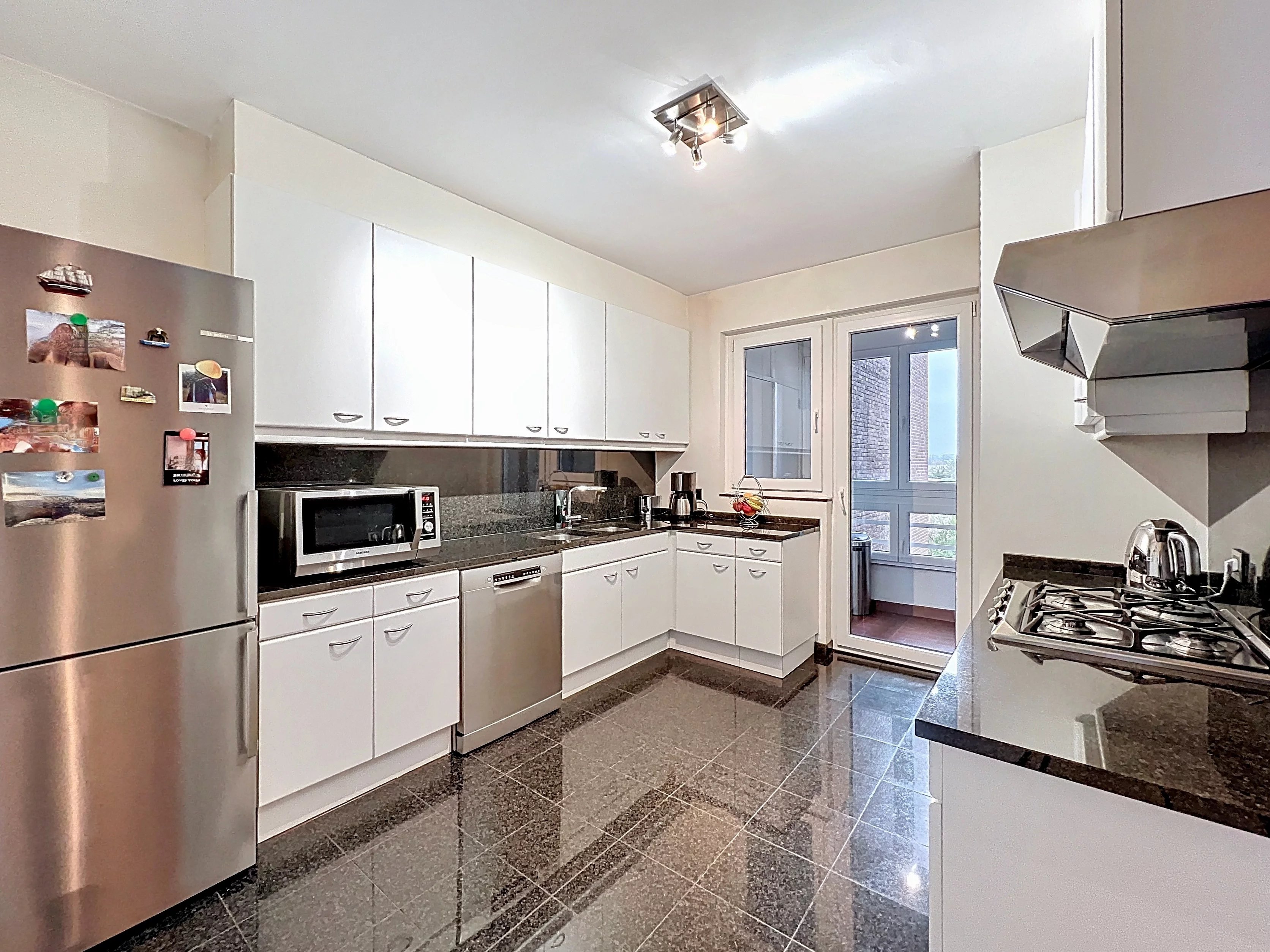 Bois de la Cambre - Beautiful 4-bedroom apartment, terrace and parking space