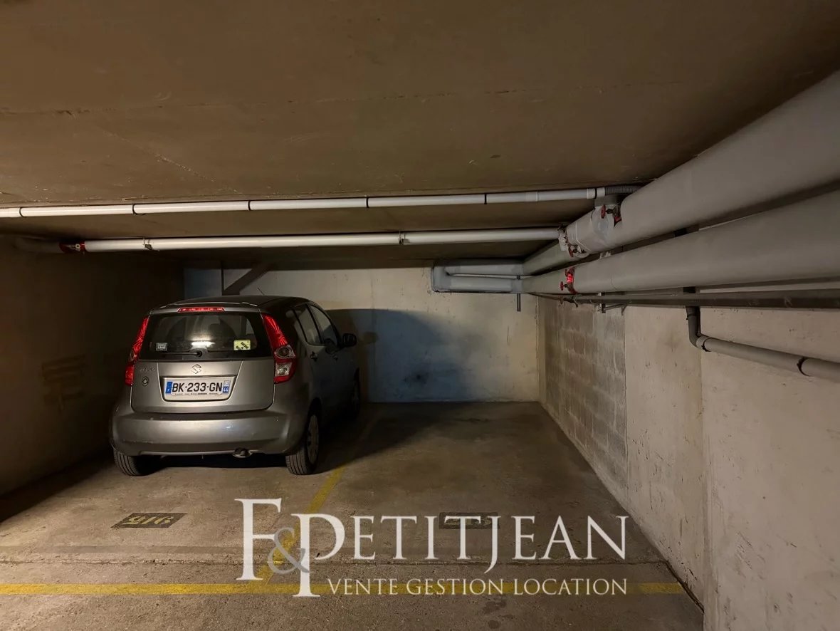 PARKING MAIRIE XVI