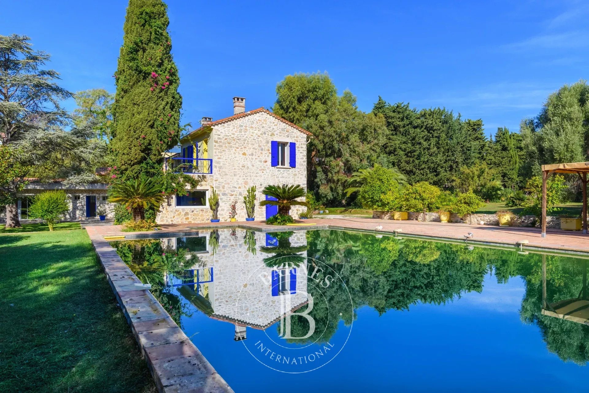 Дом Ollioules - picture 1