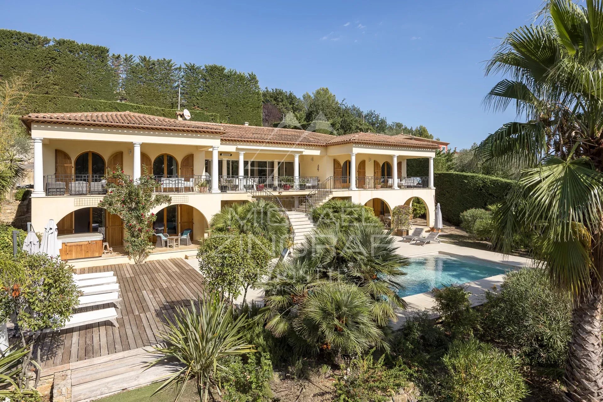 5 Bedroom Villa/Townhouse's Image 9