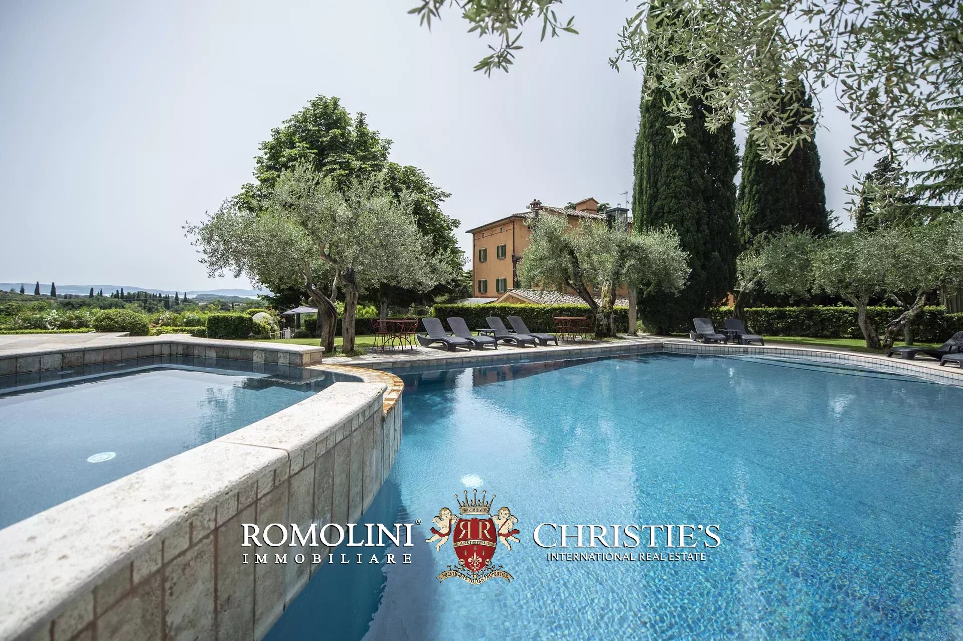 12 Bedroom Villa/Townhouse's Image 16