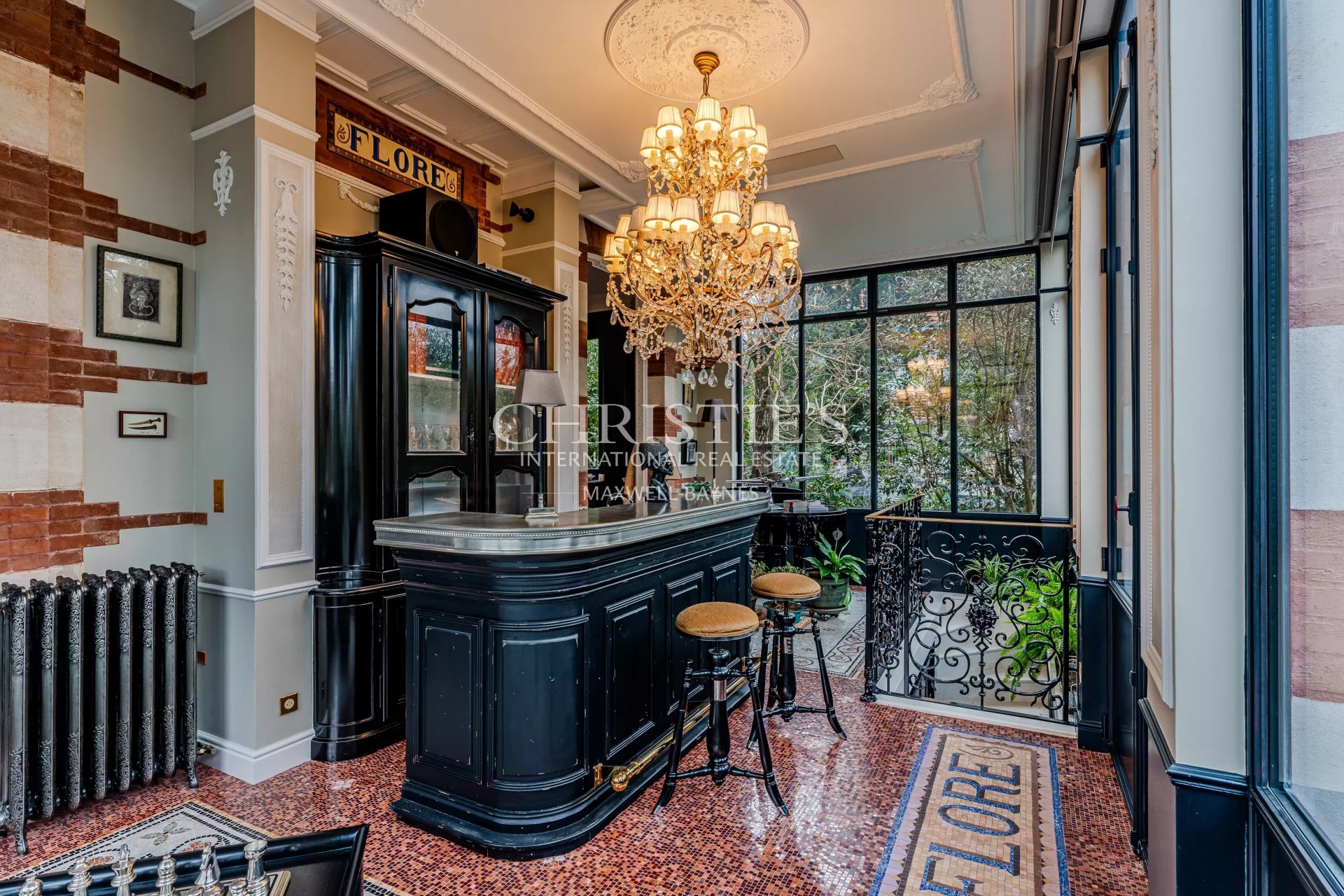 7 Bedroom Villa/Townhouse's Image 3