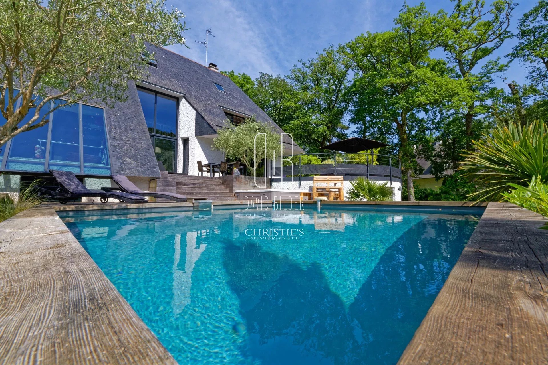 Grande terrasse bois, piscine, plein Sud