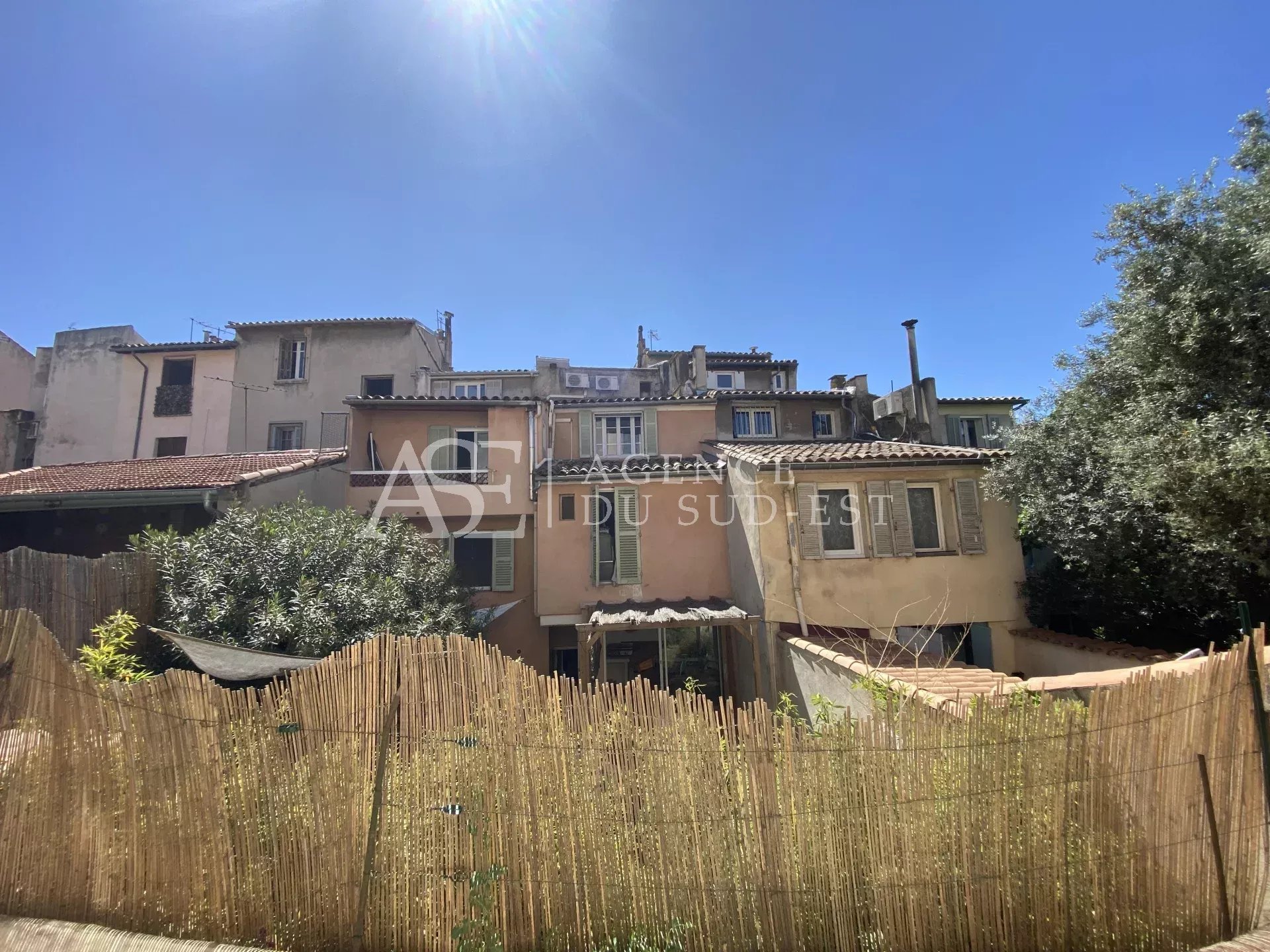 Agence immobilière de 