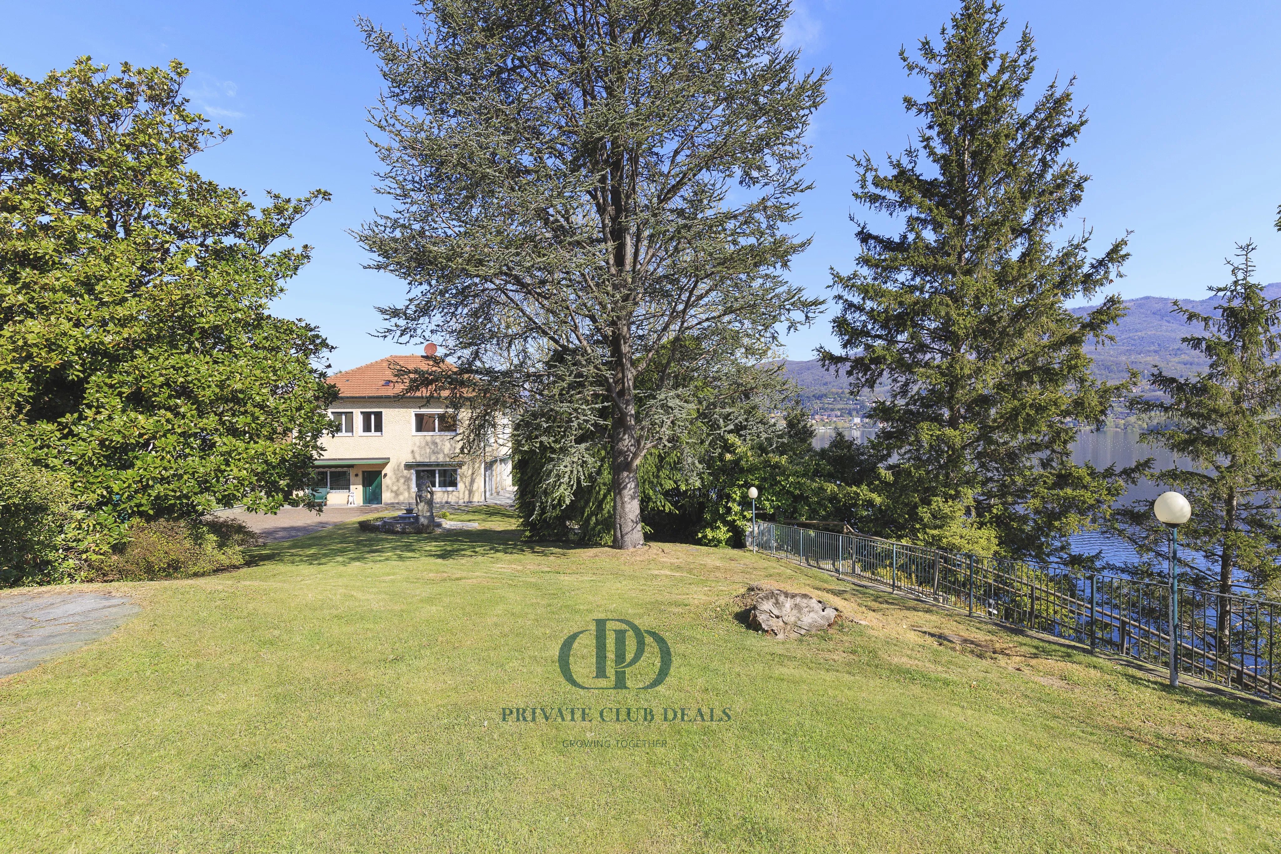 Villa Biandronno - picture 8