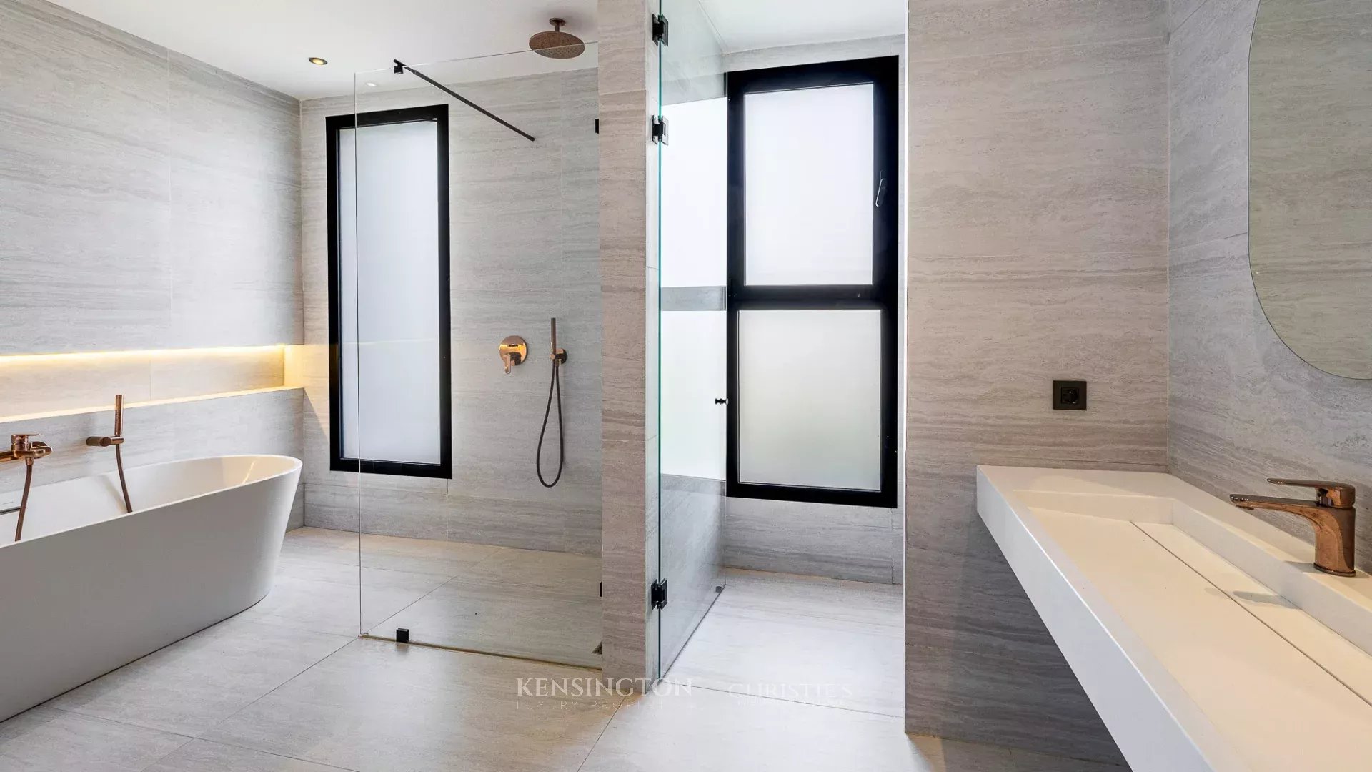 5 Bedroom Villa/Townhouse's Image 33