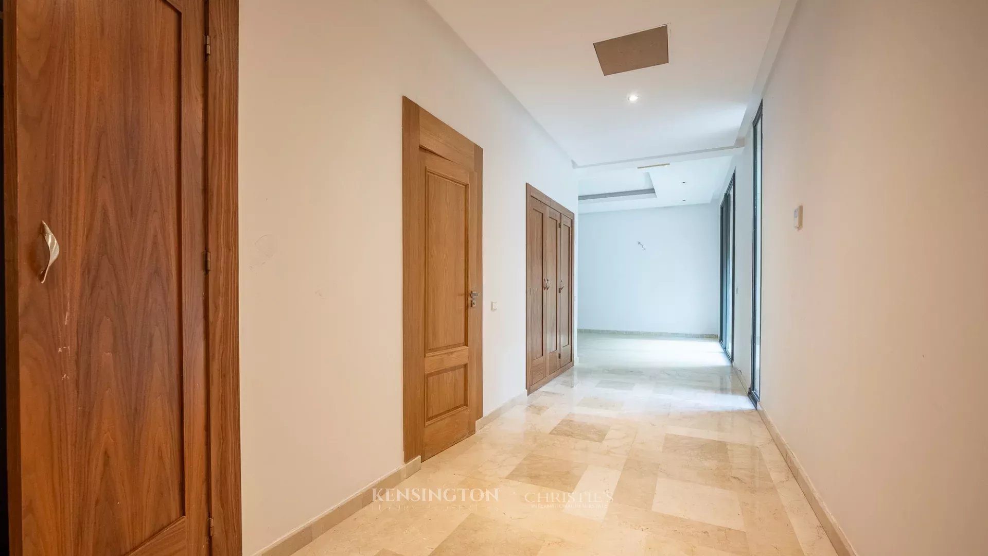 7 Bedroom Villa/Townhouse's Image 40