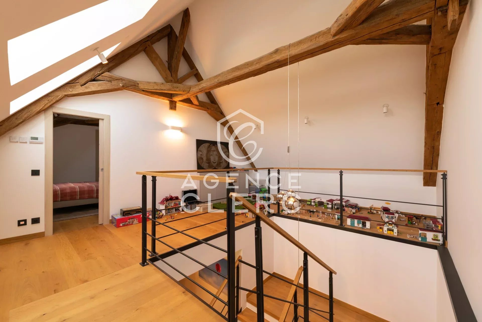 6 Bedroom Villa/Townhouse's Image 19