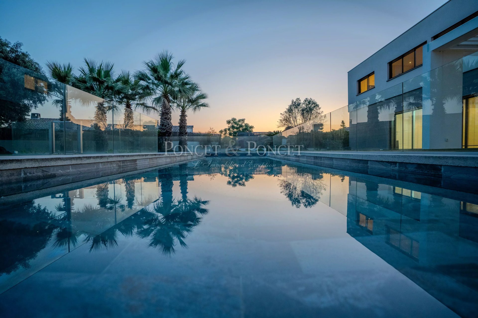 6 Bedroom Villa/Townhouse's Image 21