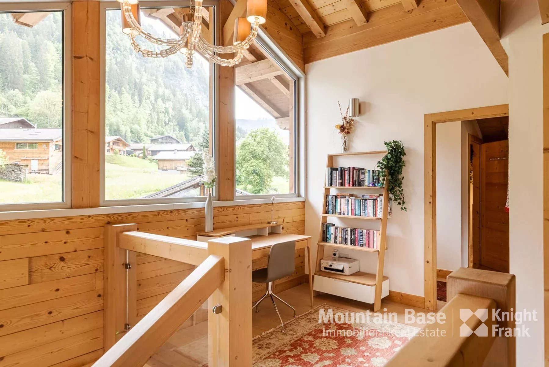Photo of Stylish 5 bedroom chalet in central Morzine