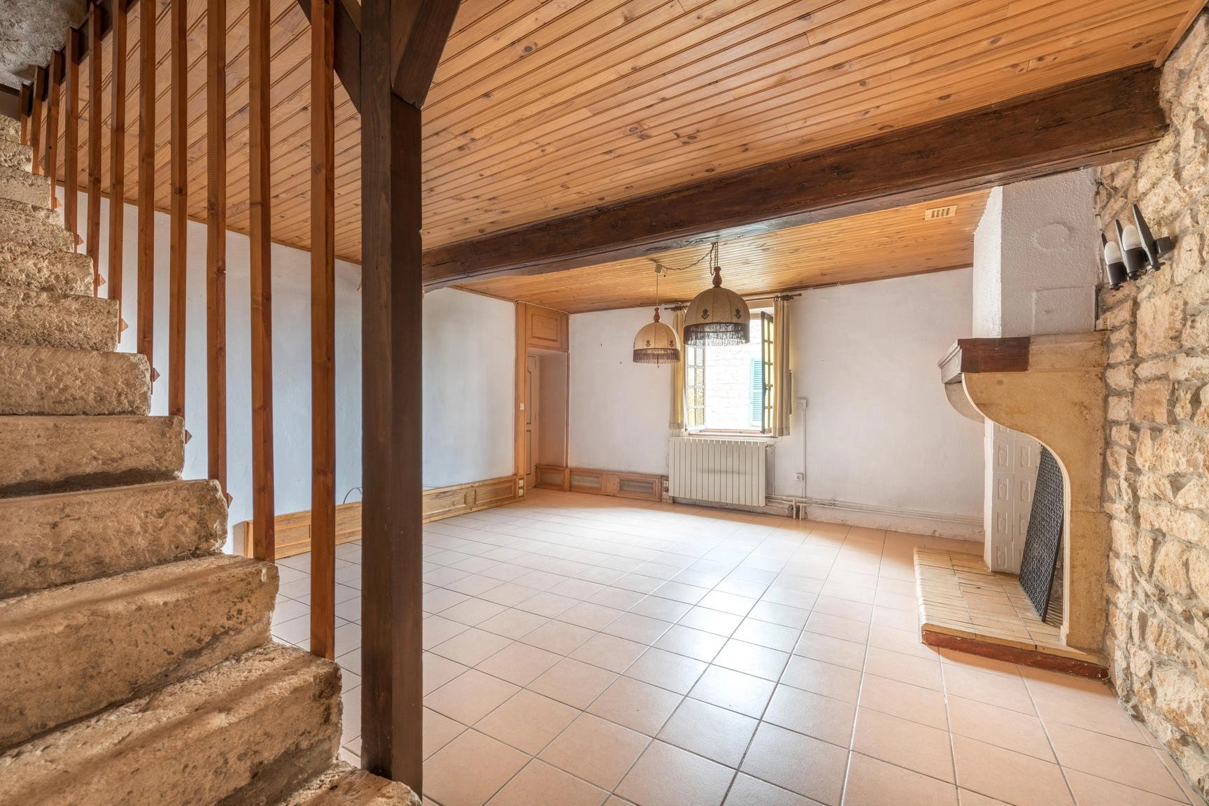 Maison à rénover avec jardin à Lucenay