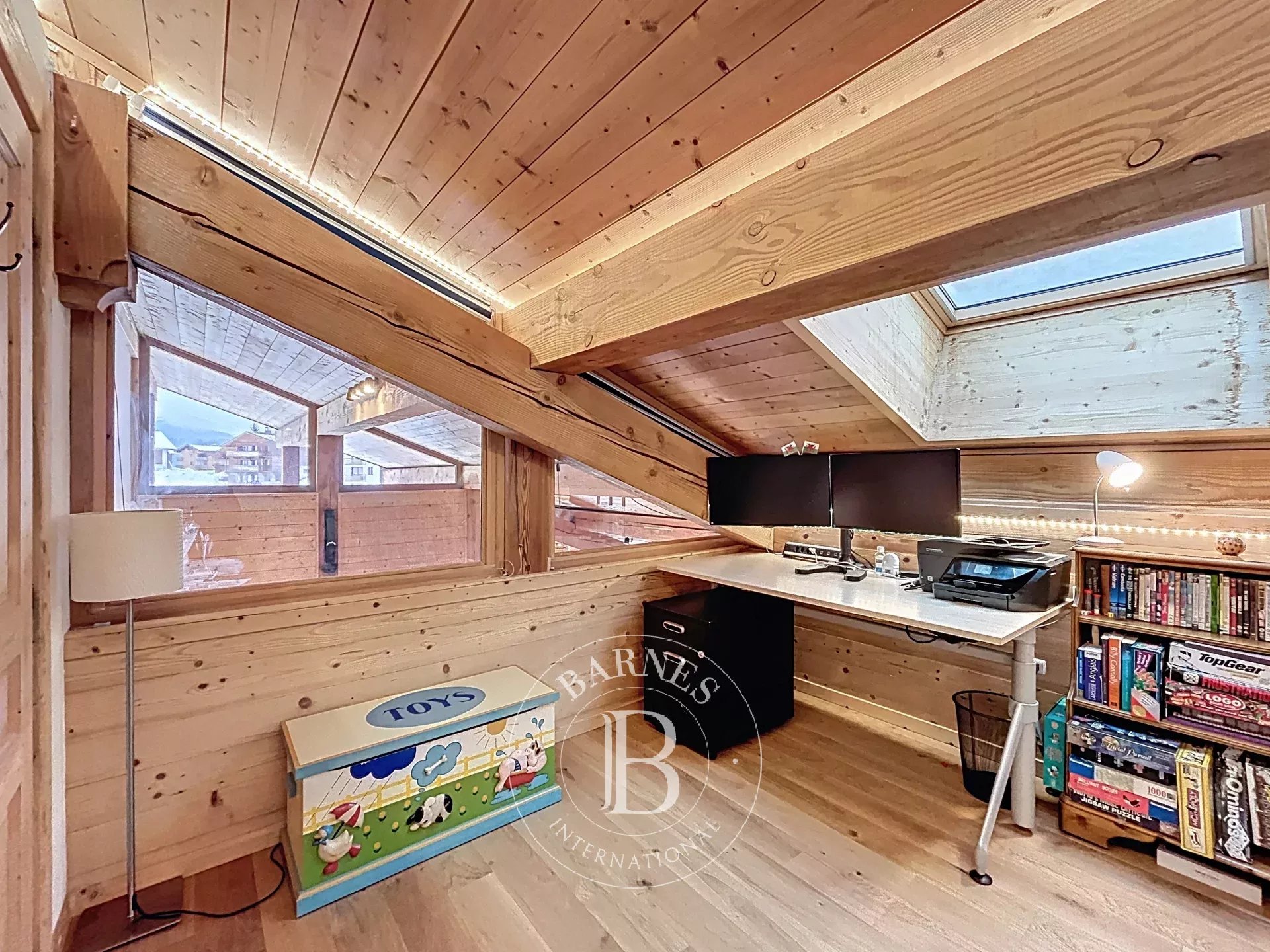 Photo of Les Gets - Apartment, 5 bedrooms - 137 sqm - Close to the center - Ski-in / Ski-out