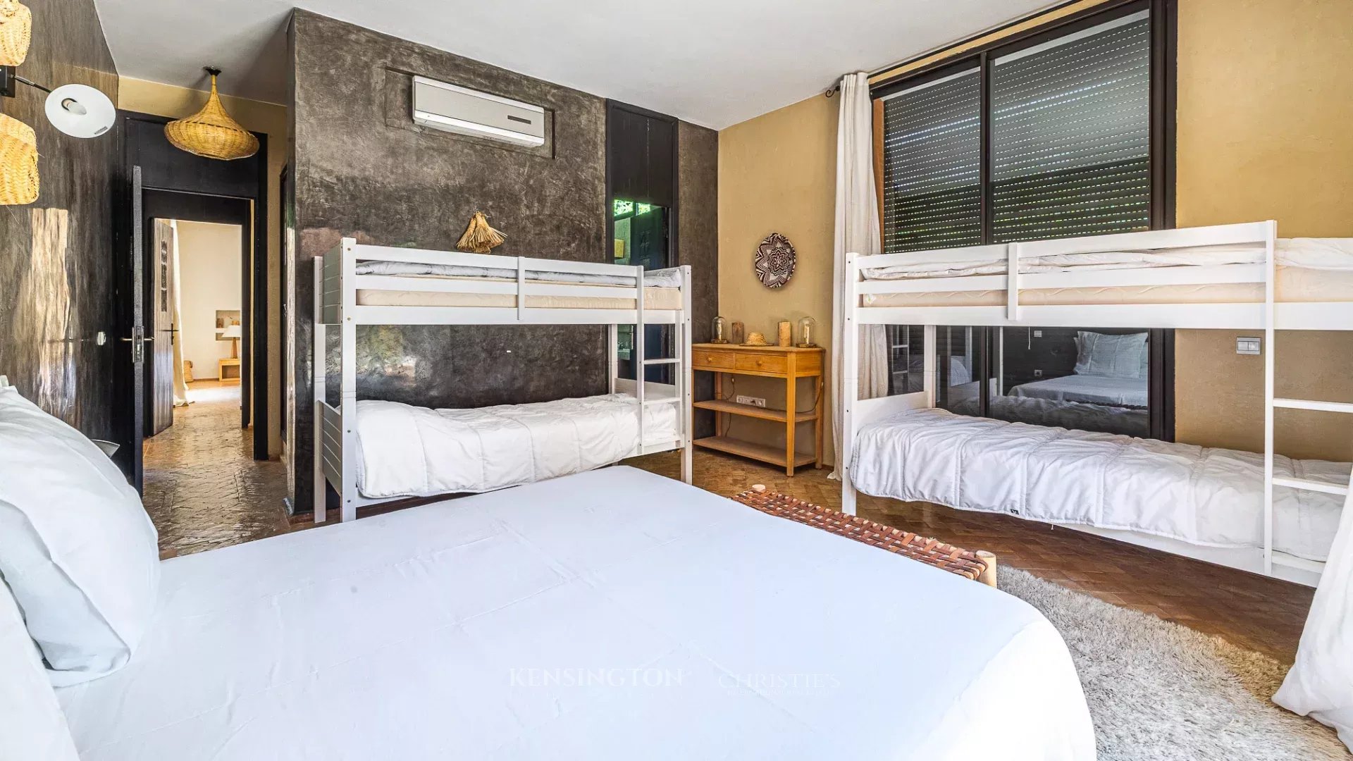 6 Bedroom Villa/Townhouse's Image 15
