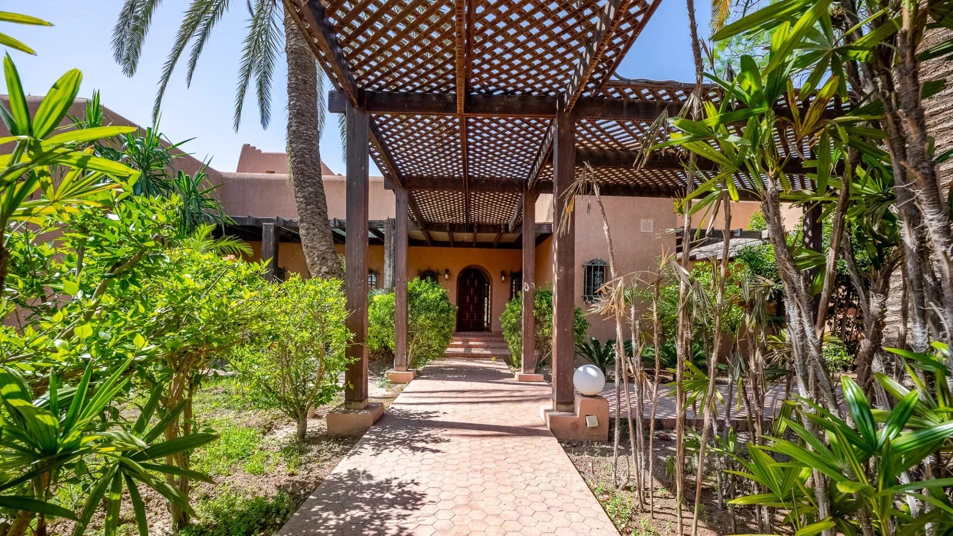 4 Bedroom Villa/Townhouse's Image 4