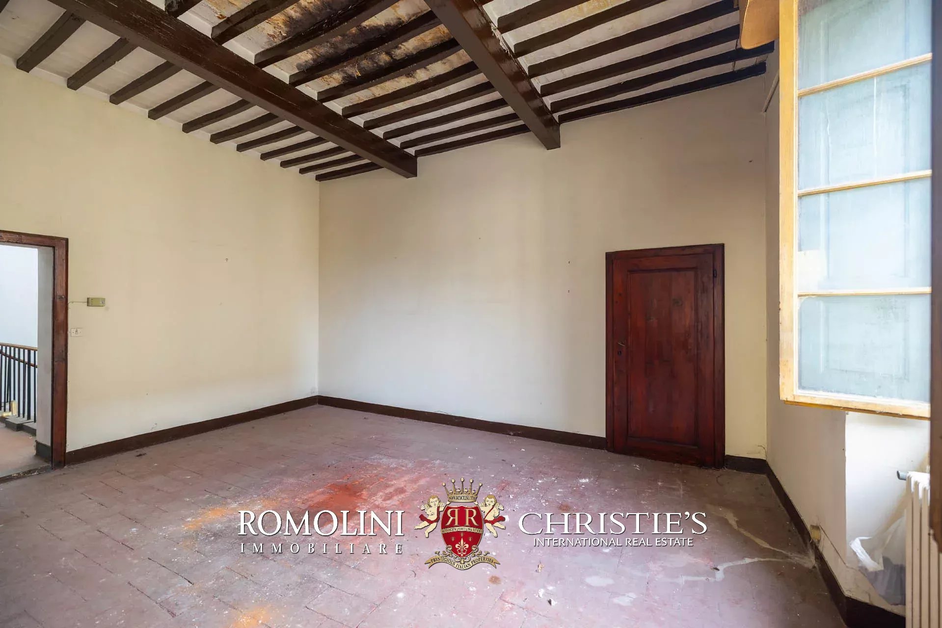 8 Bedroom Villa/Townhouse's Image 29