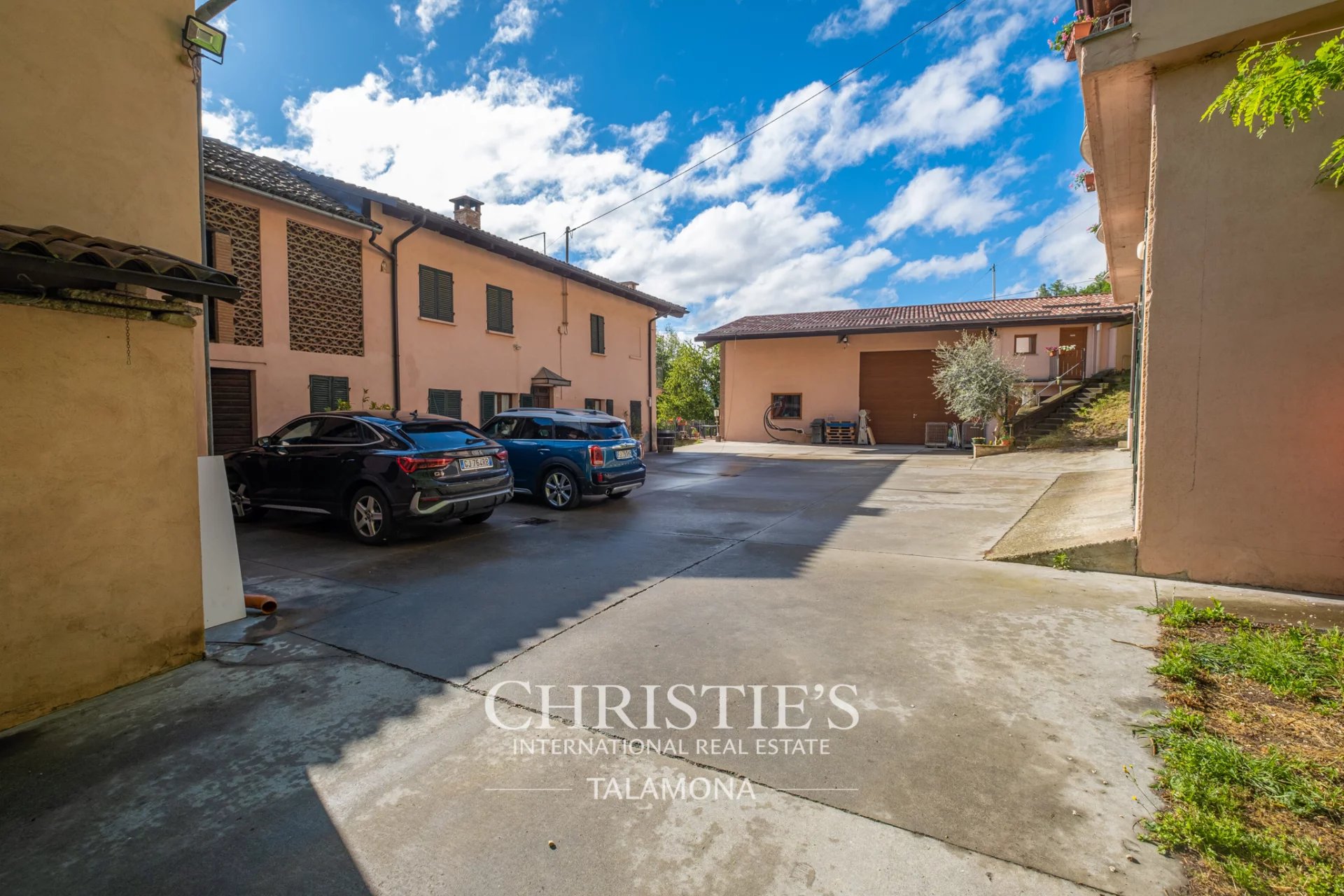 Villa/Townhouse's Image 8