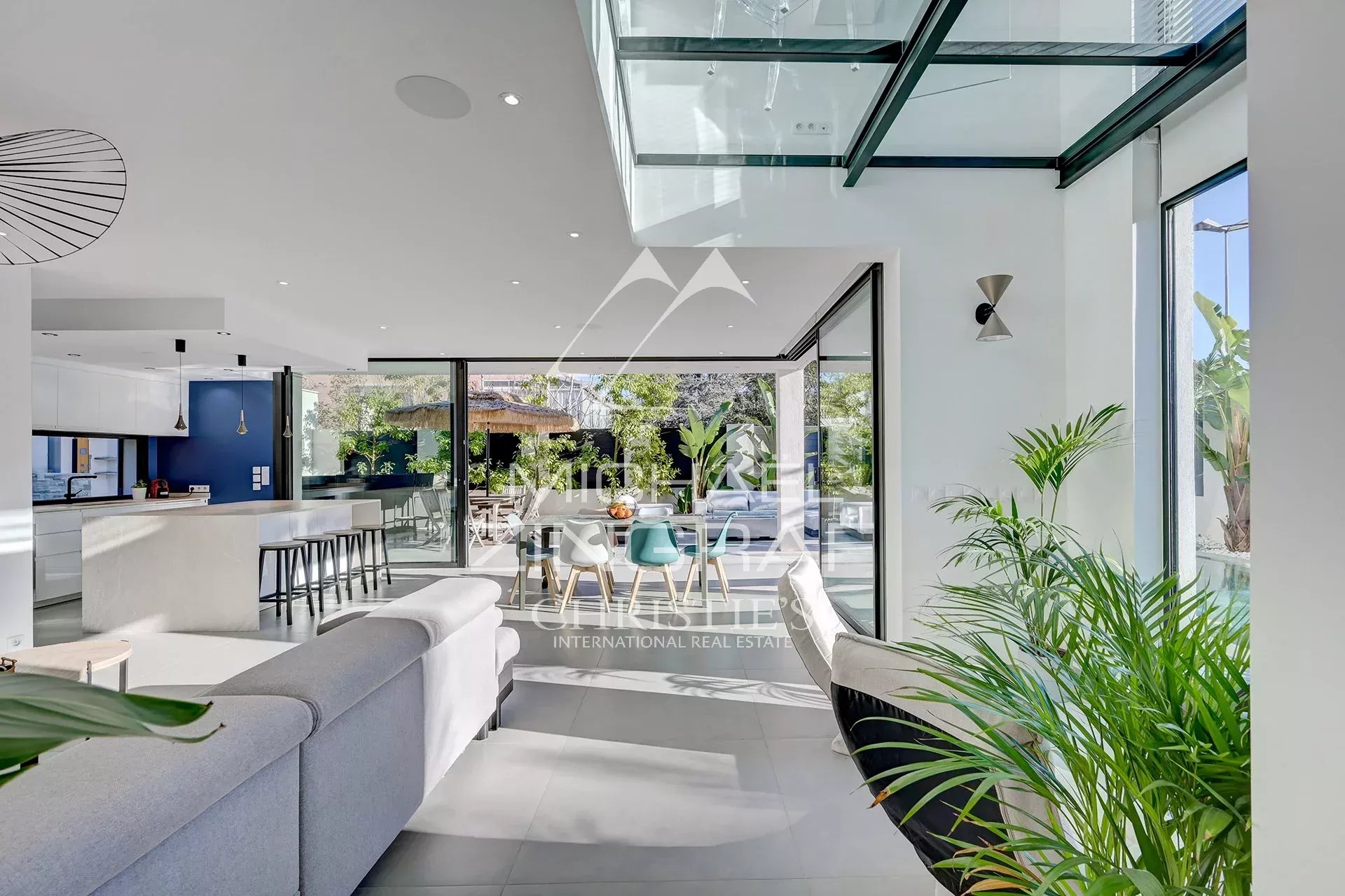 4 Bedroom Villa/Townhouse's Image 3