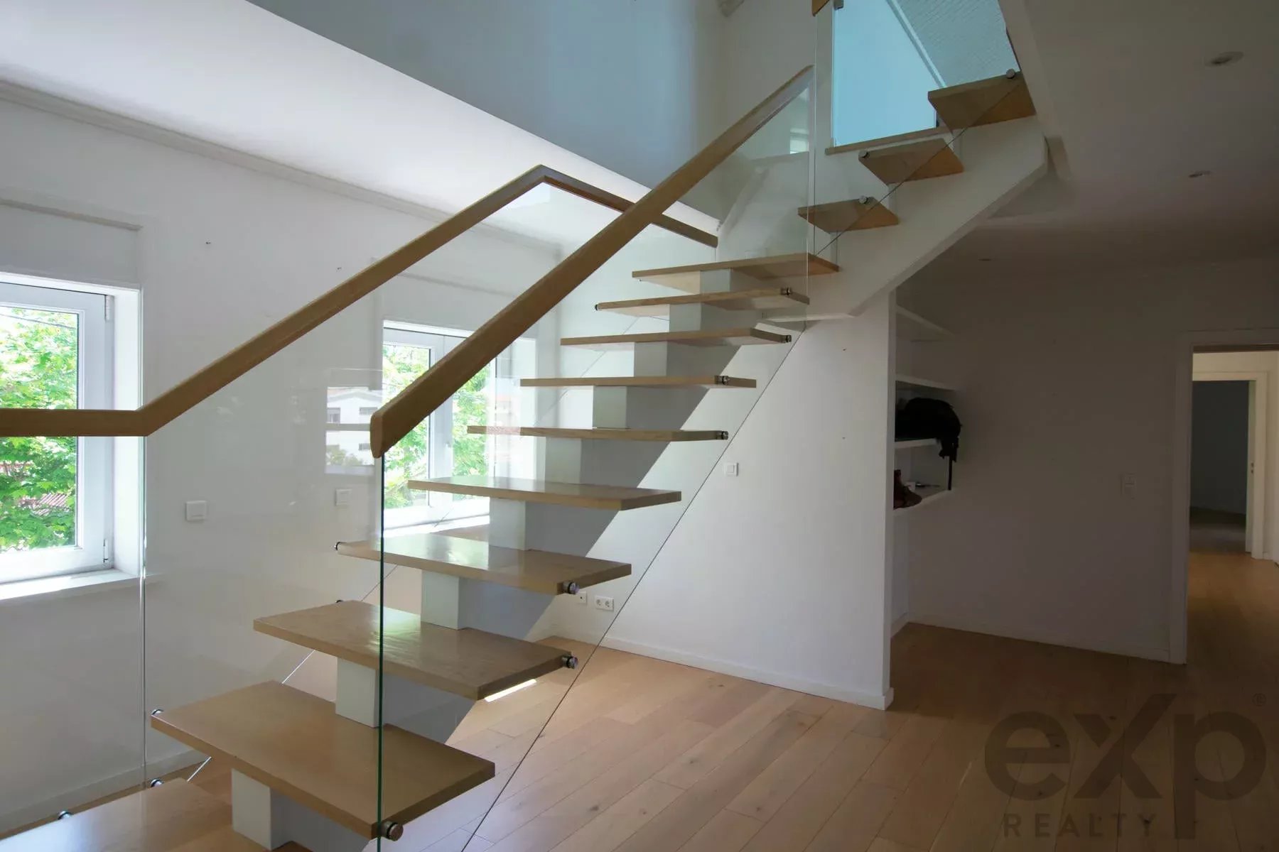 Penthouse Luxury with Sea & Harbour Views in Prime Estoril 85996079 image 5