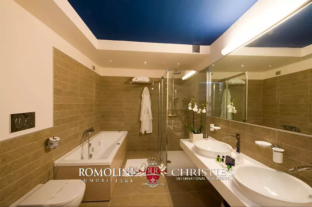 52 Bedroom Villa/Townhouse's Image 83