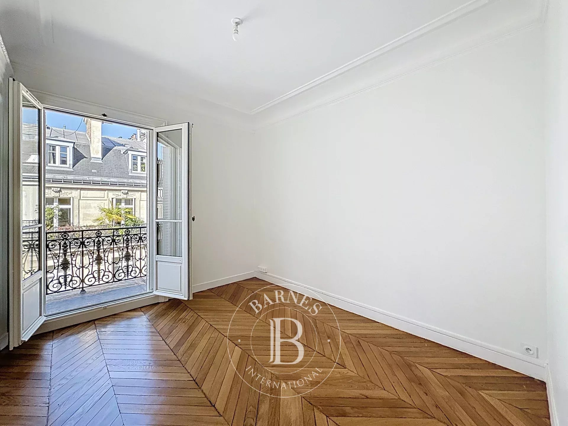 Paris  - Apartment 3 Bedrooms - picture 9