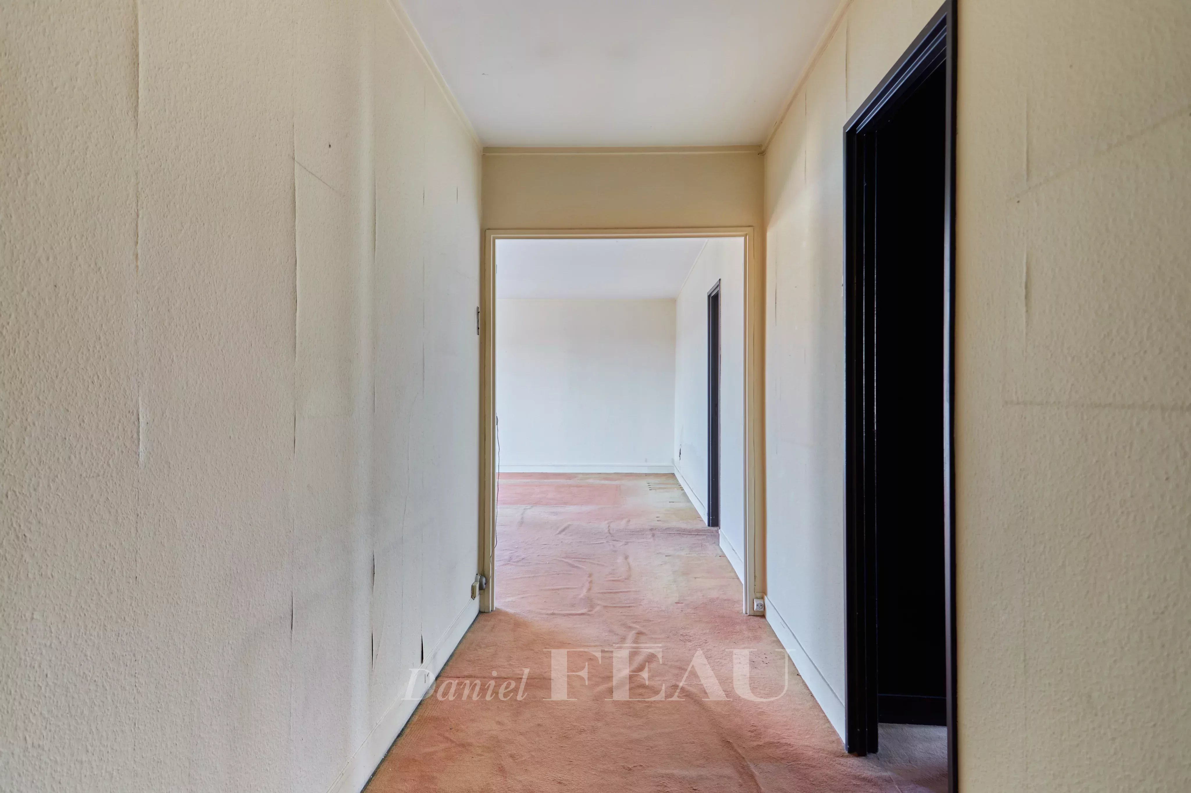 Entrée donnant sur le séjour