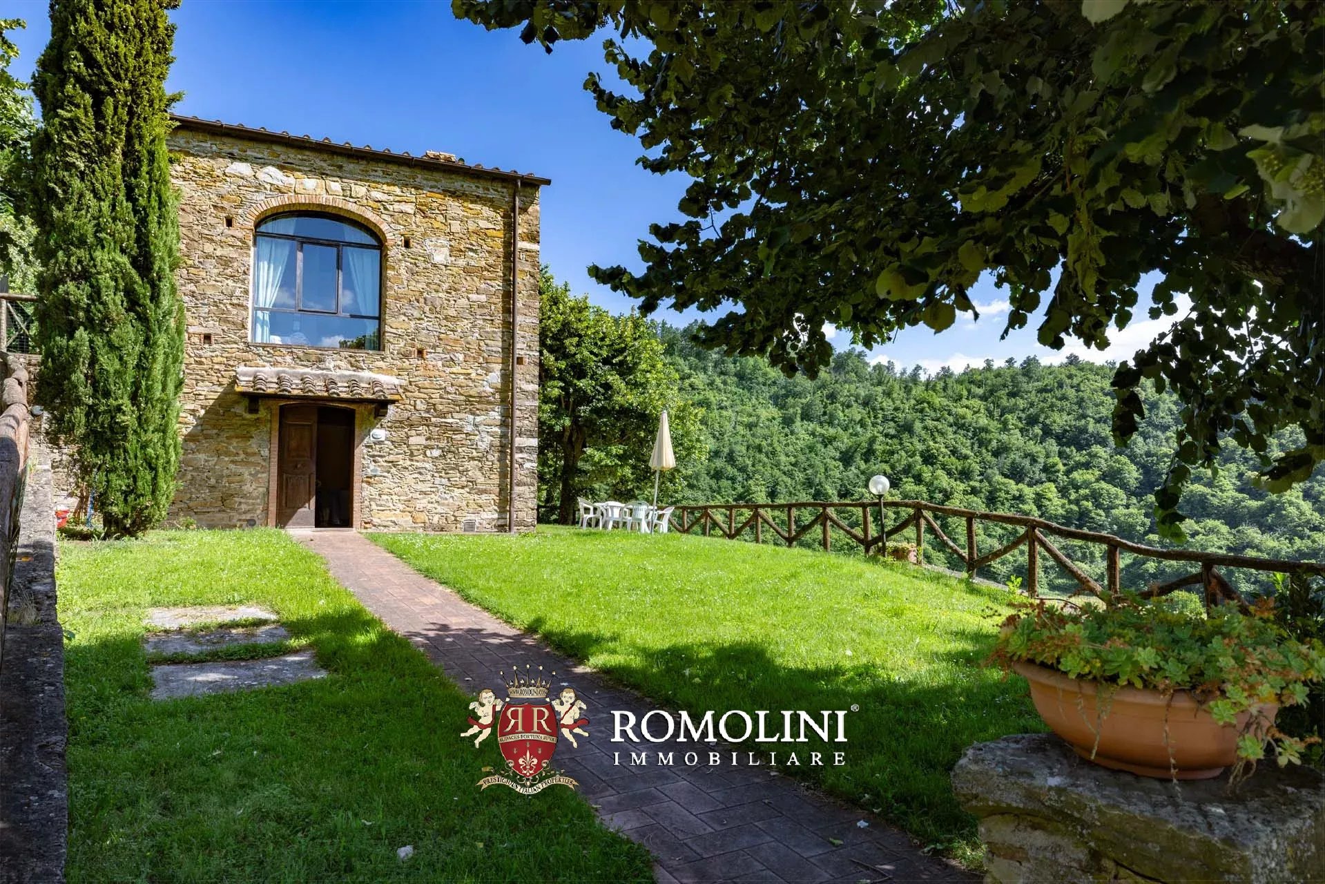 34 Bedroom Vineyard's Image 32