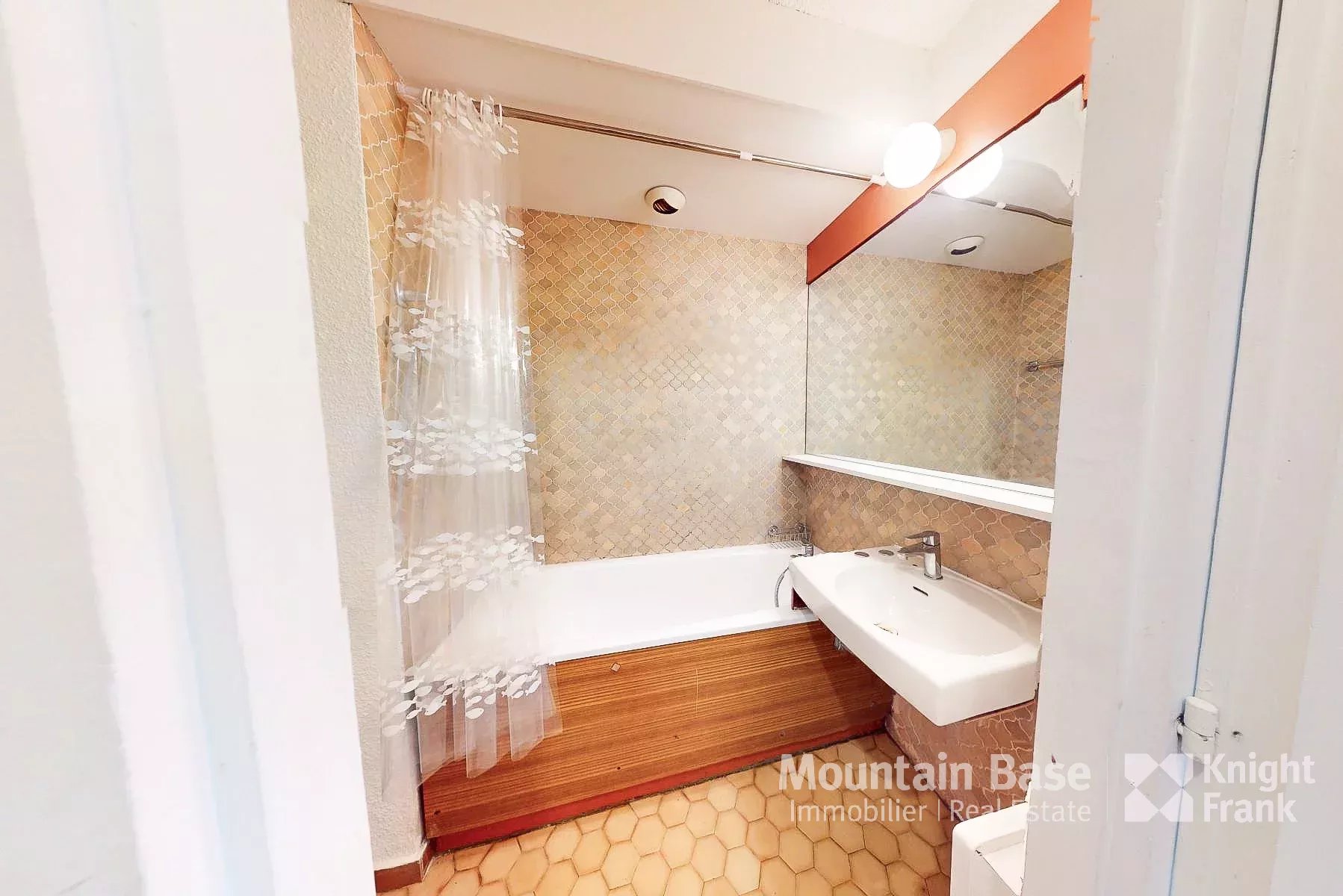 Photo of 4th floor studio apartment in Chamonix Sud with Mont Blanc views