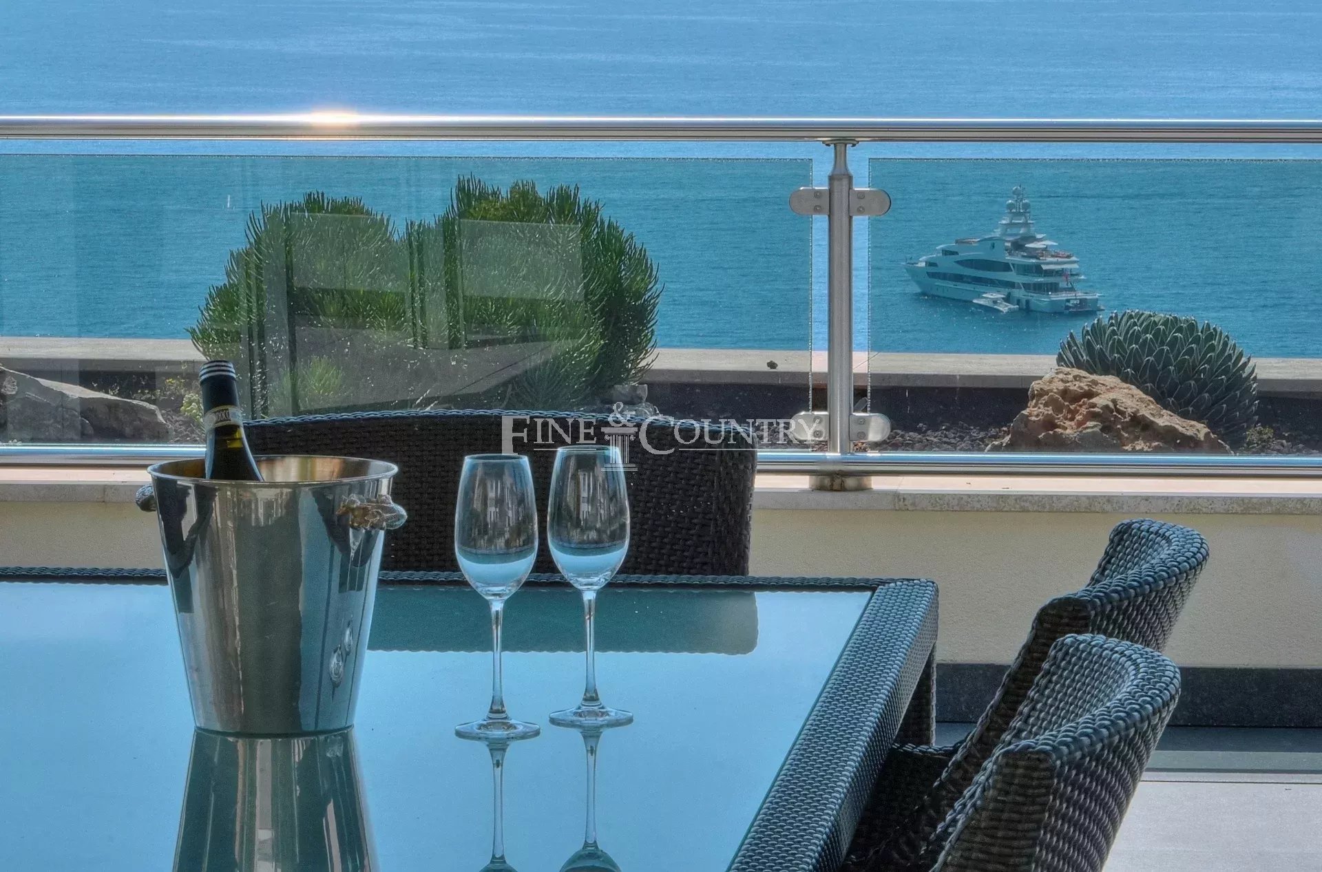 Photo of Penthouse-Villa for sale on the edge of Monaco, with sea Views