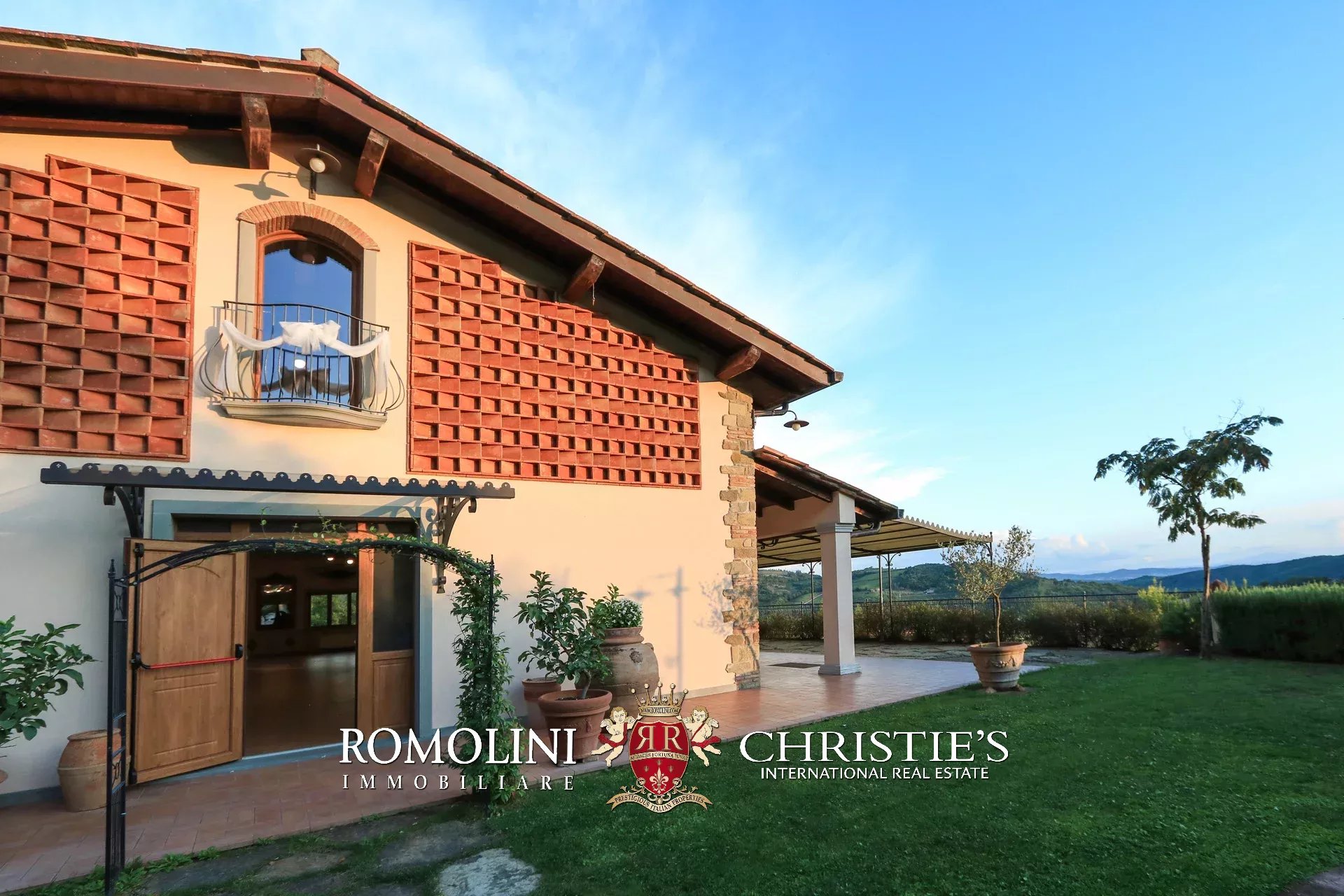 6 Bedroom Villa/Townhouse's Image 9