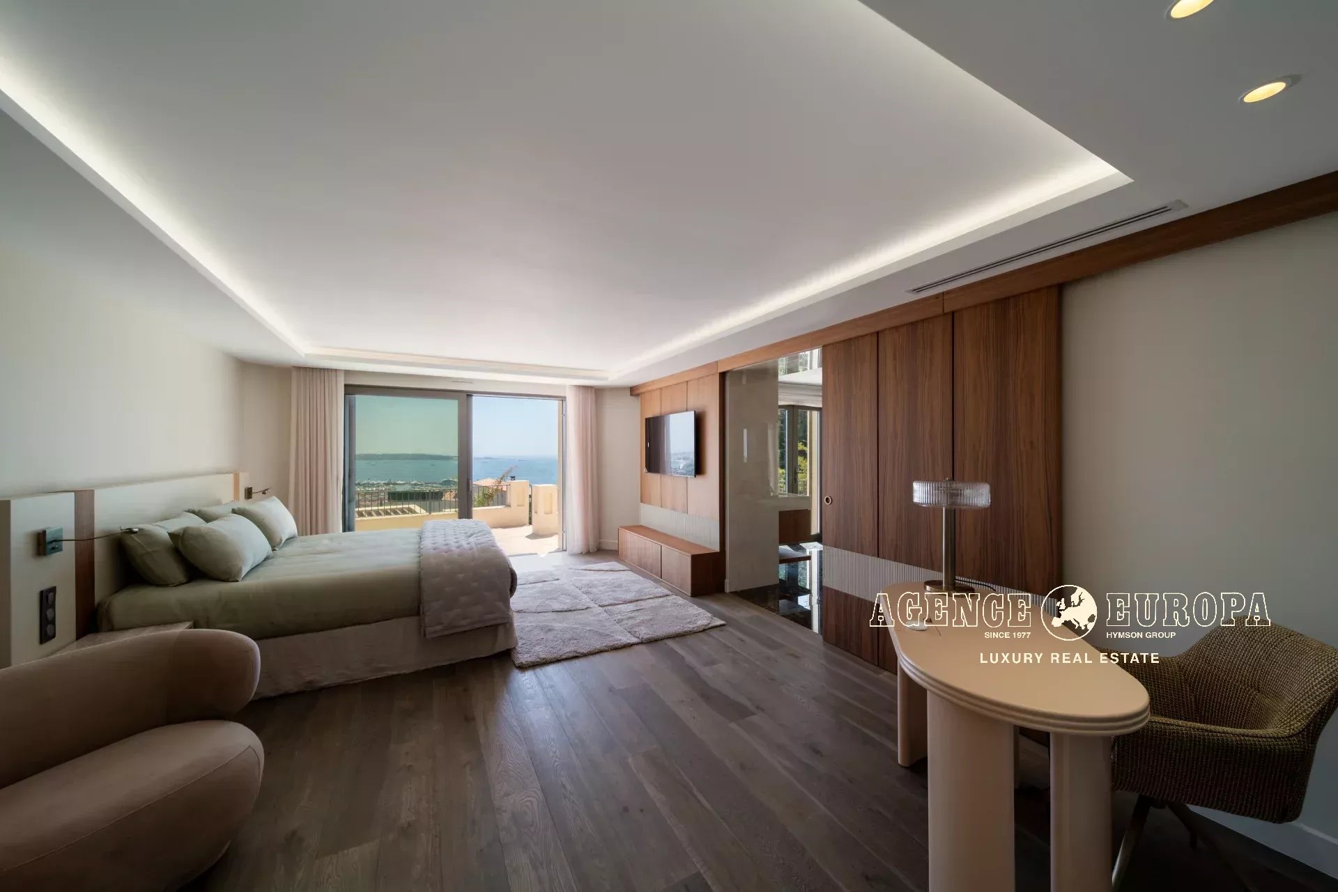 GOLFE-JUAN - SPACIOUS RENOVATED VILLA - PANORAMIC SEA VIEW