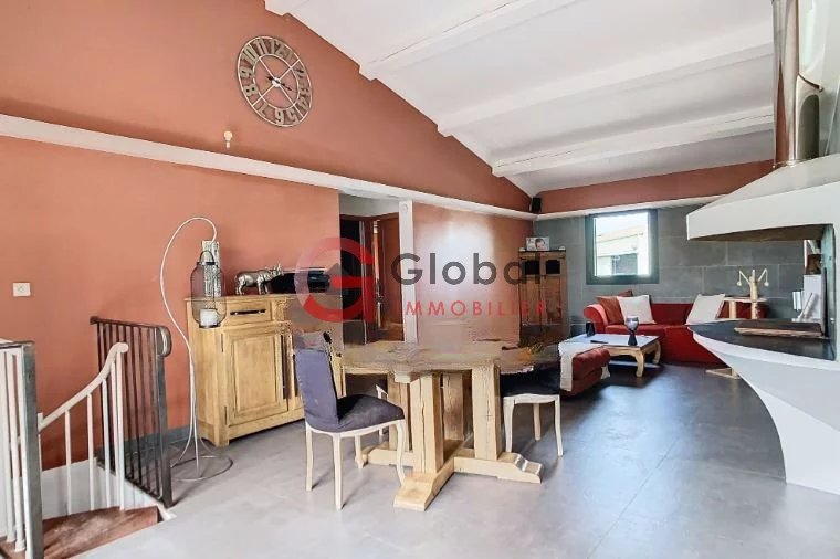 Belle maison familiale de 5 P avec en plus un local commerci