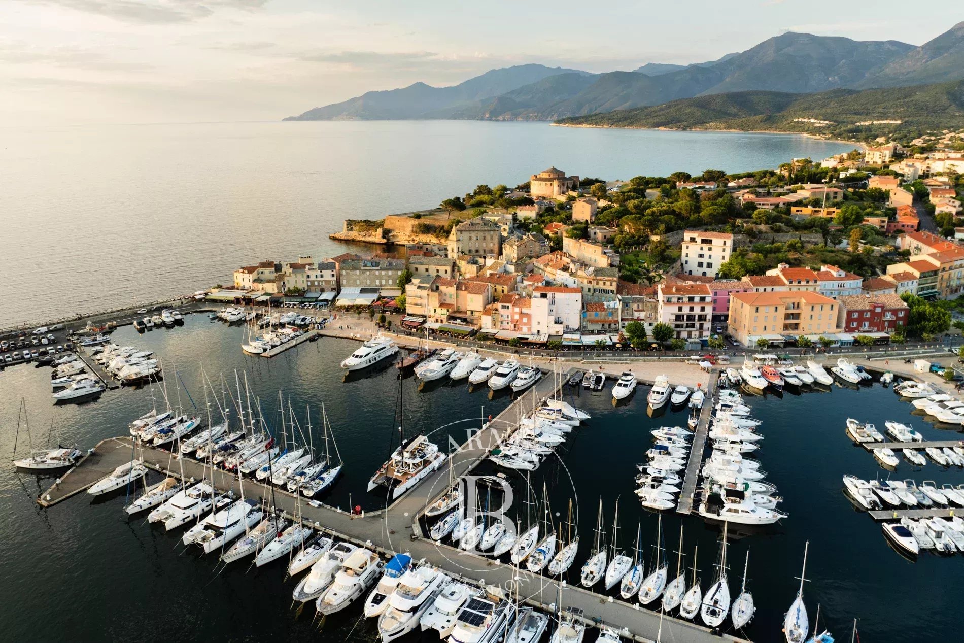 Hôtel Saint-Florent  -  ref 86592757 (picture 1)