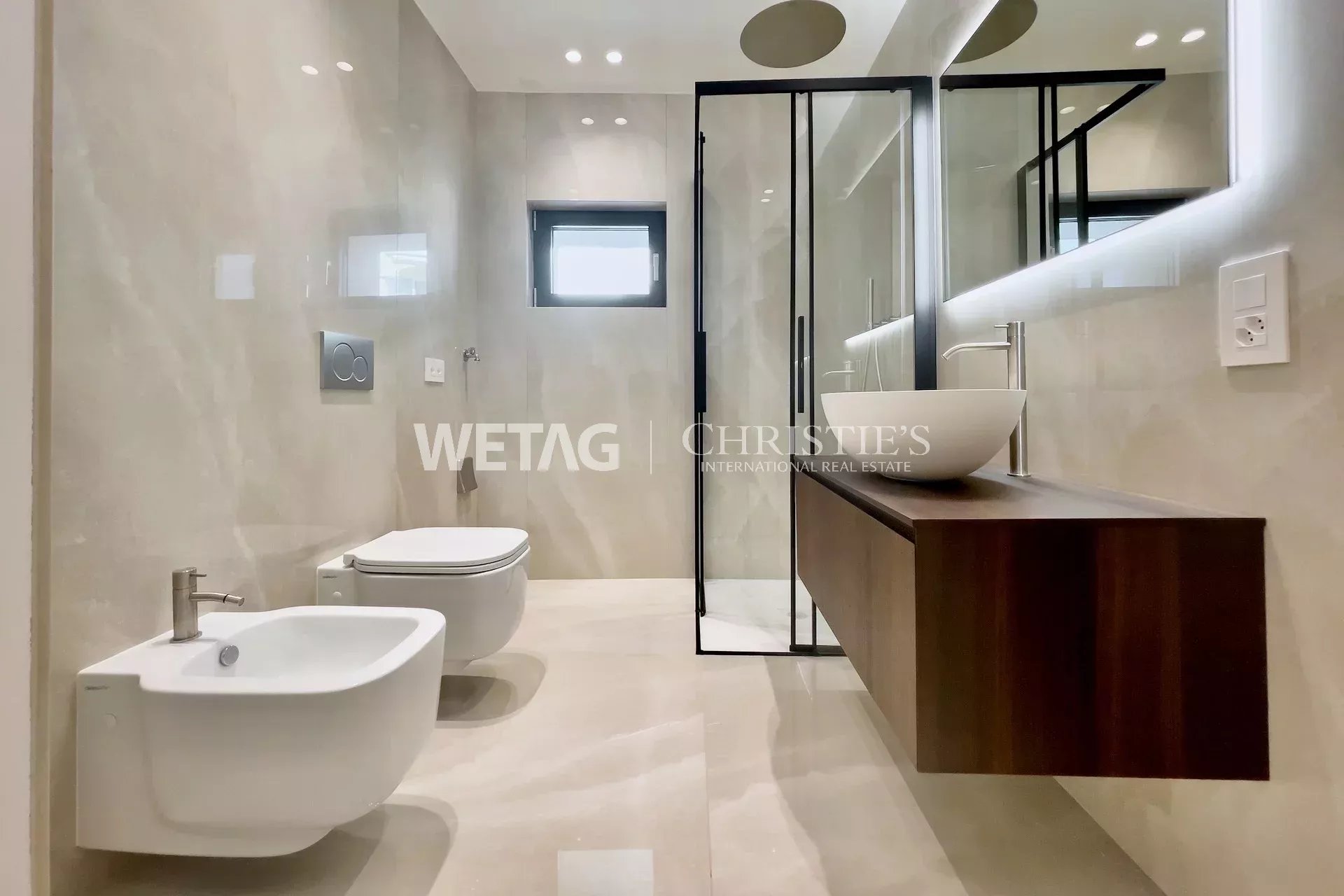 4 Bedroom Apartment/Flat's Image 5