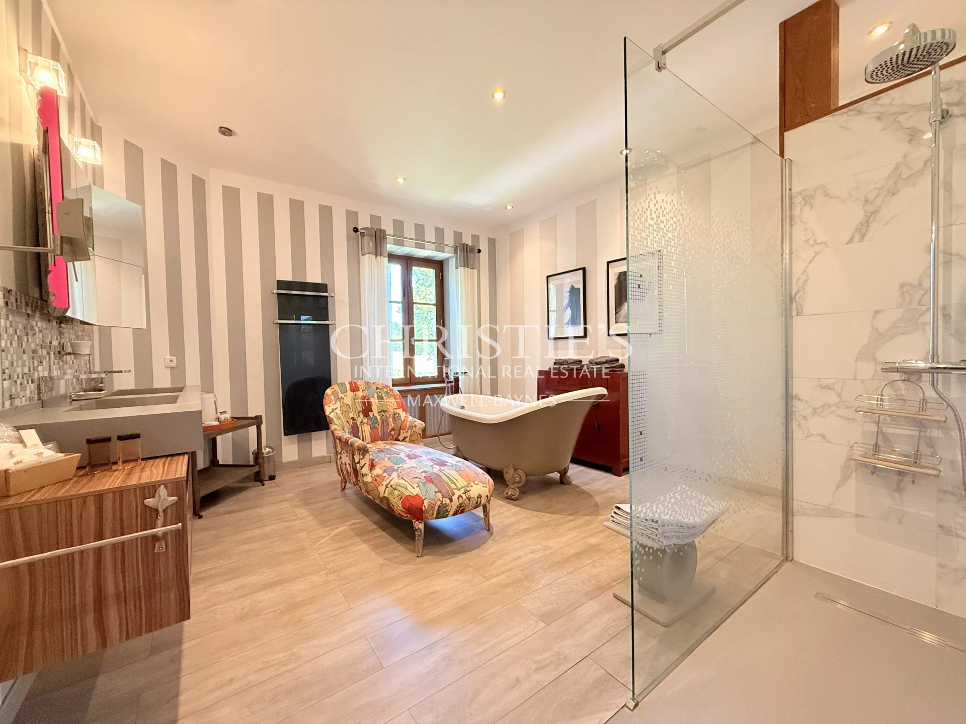 9 Bedroom Villa/Townhouse's Image 22