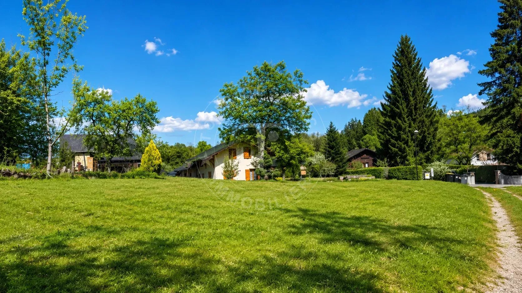 Annecy, terrain constructible de 1 150m²