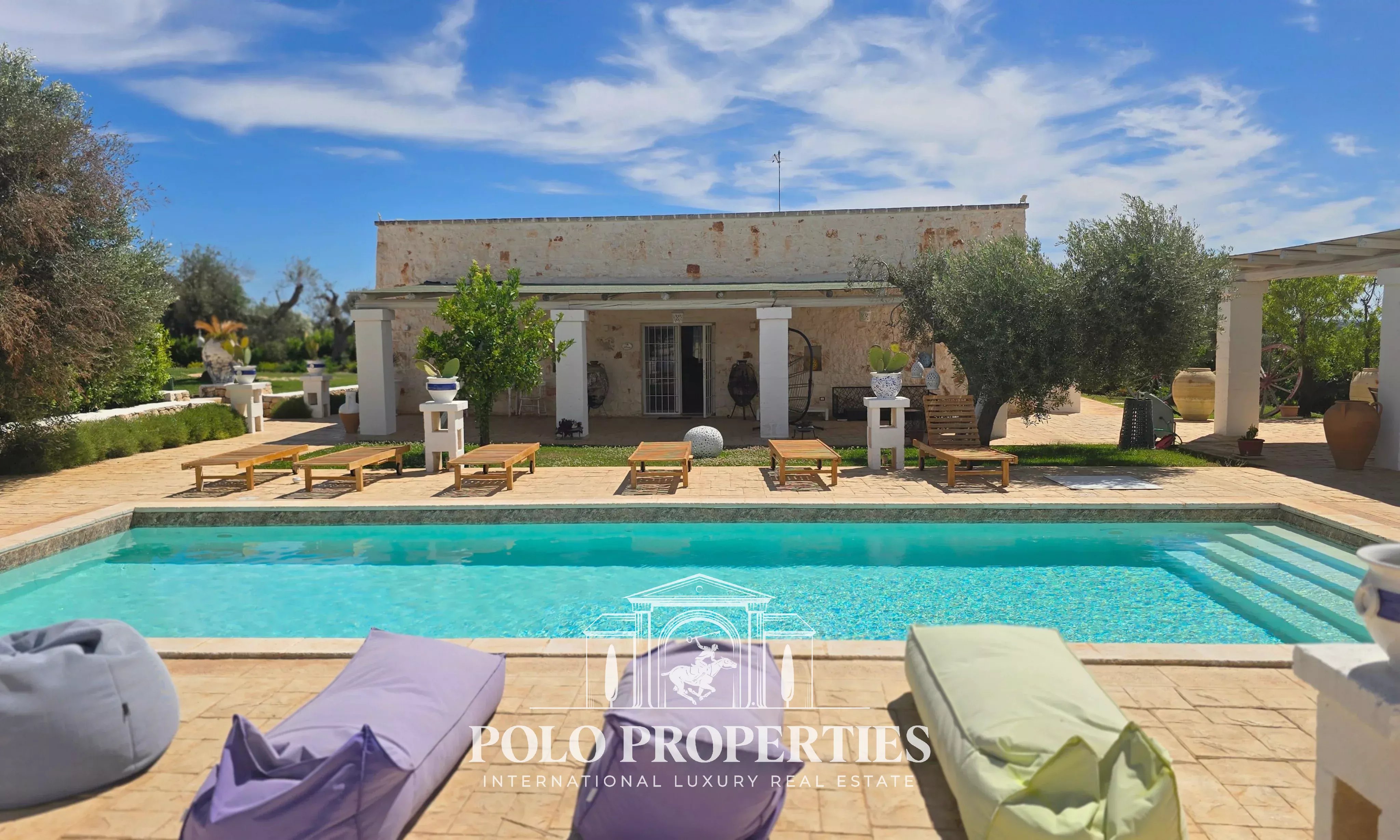 CHARMING PROPERTY WITH SWIMMING POOL, GUEST HOUSE AND MEDITERRANEAN LIFESTYLE