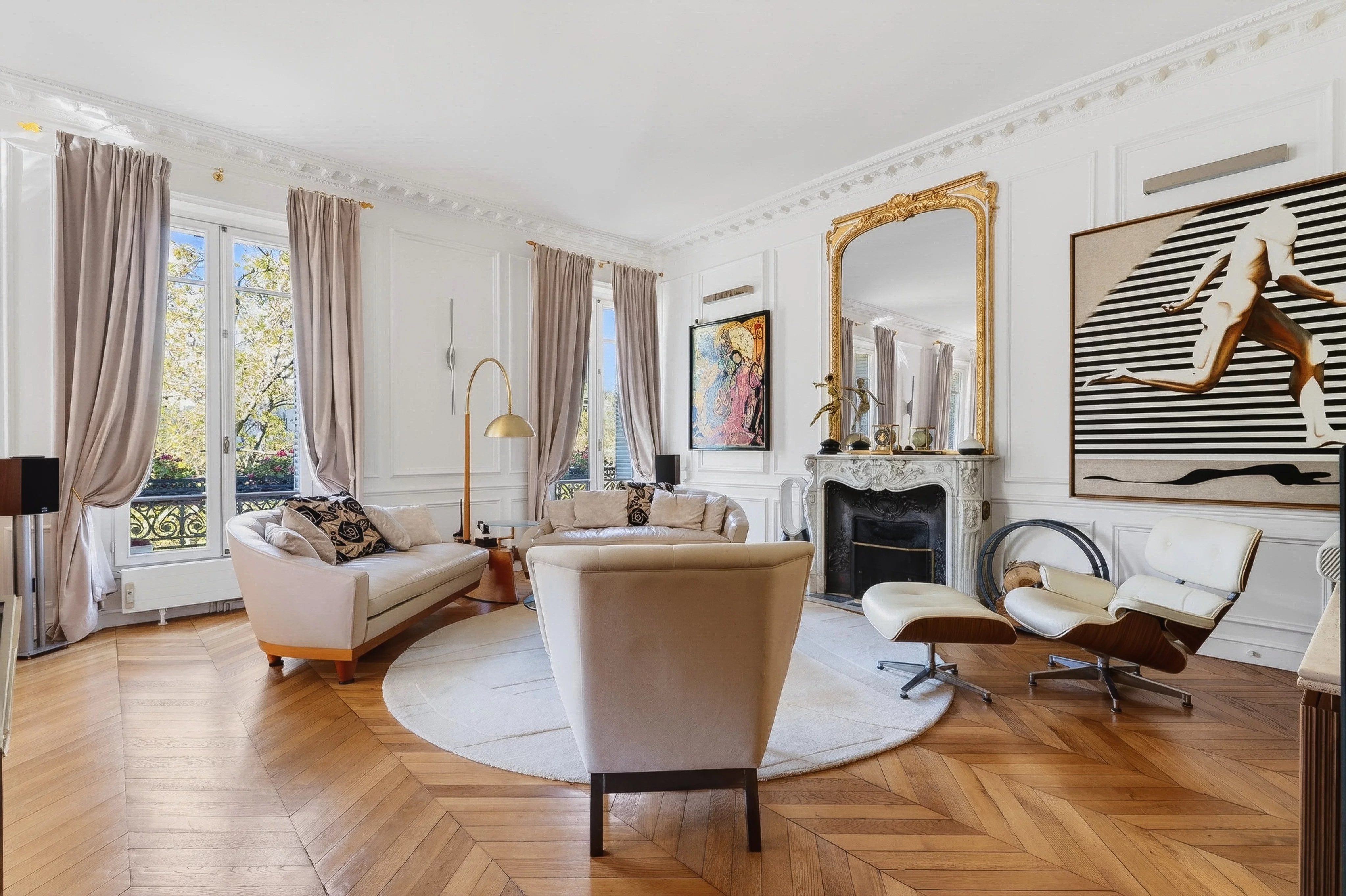 Boulevard de Courcelles/Parc Monceau - Superbe appartement familial situé en angle