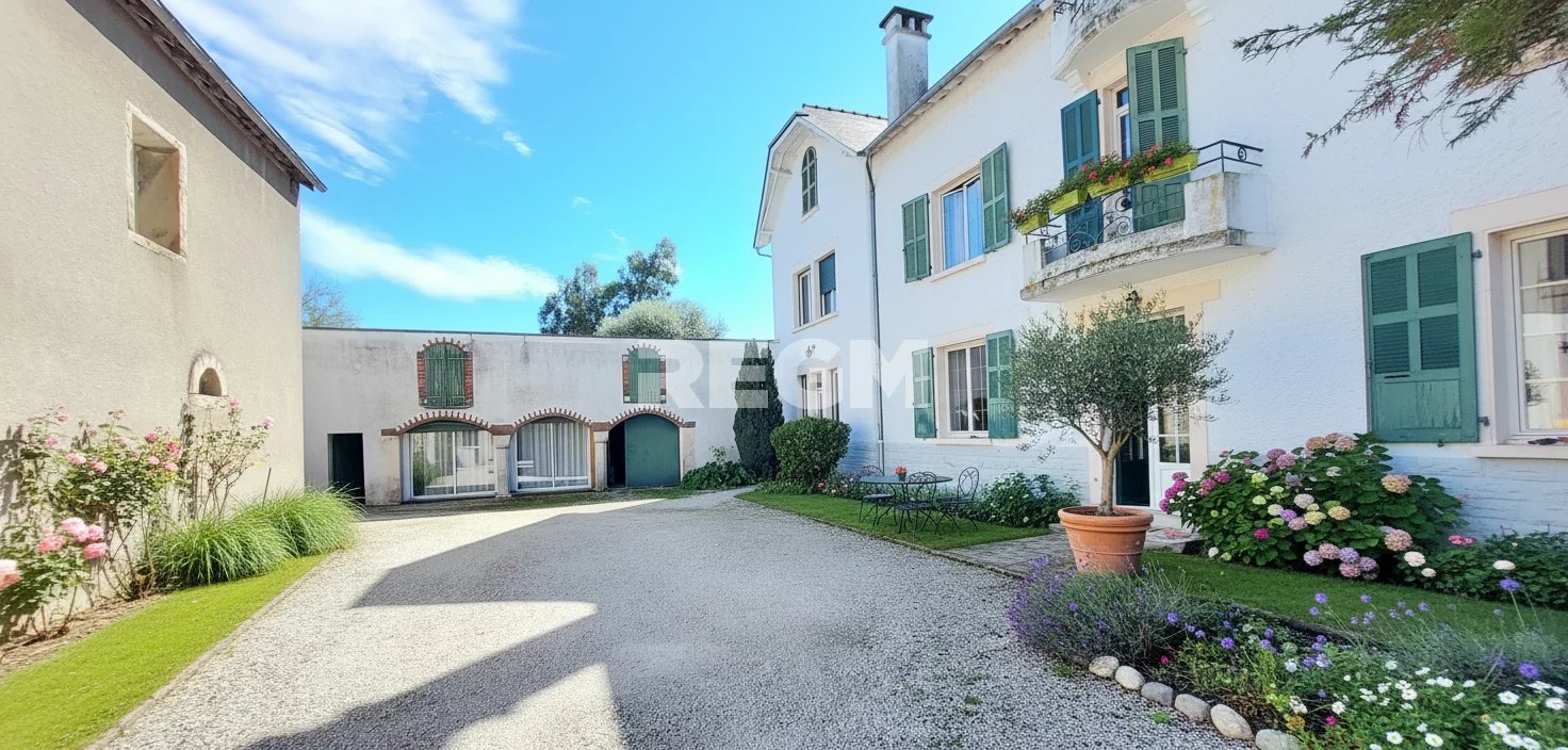 Propriété de caractère AVEC UN TERRAIN de 1500m2 -10mn De