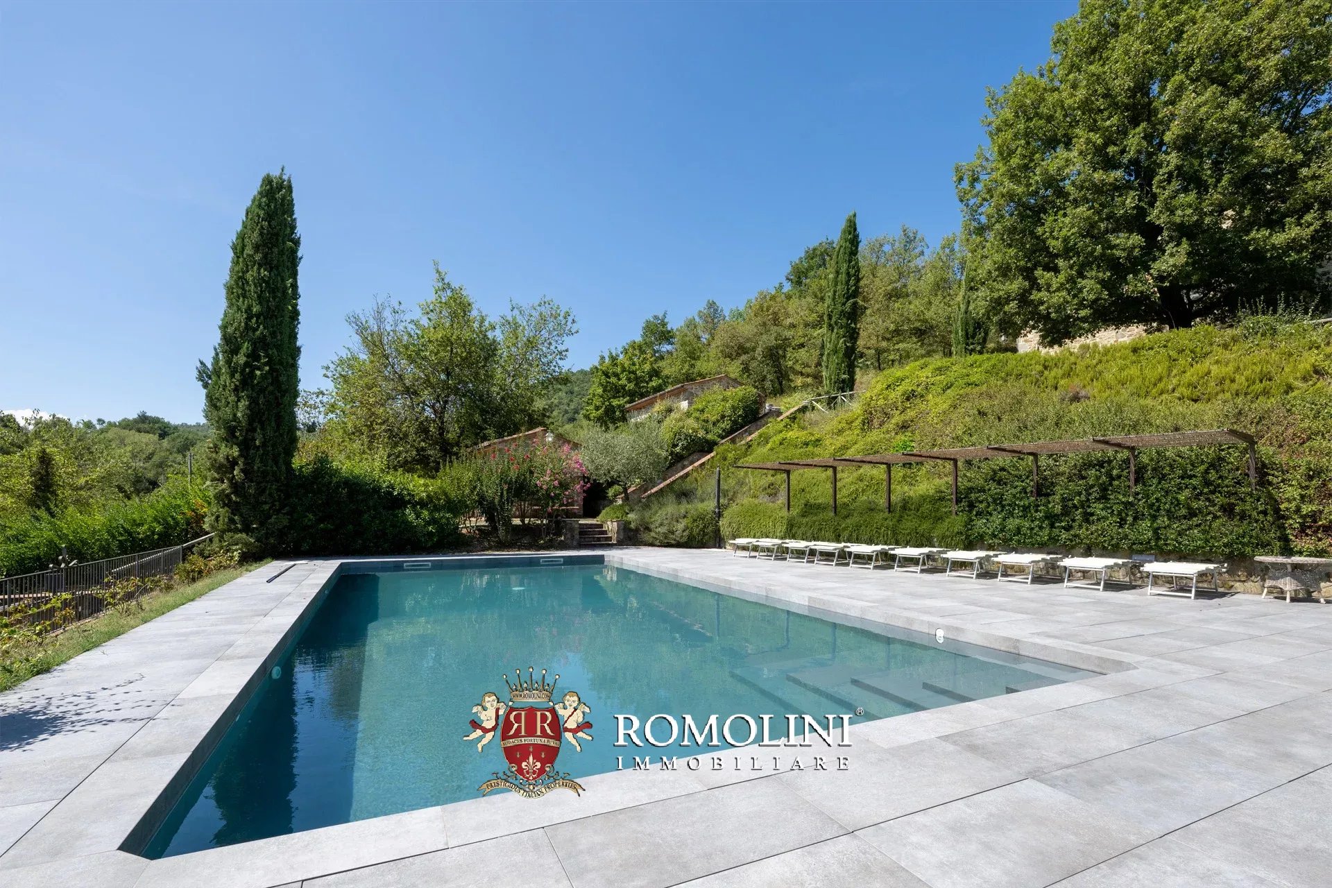 6 Bedroom Villa/Townhouse's Image 26